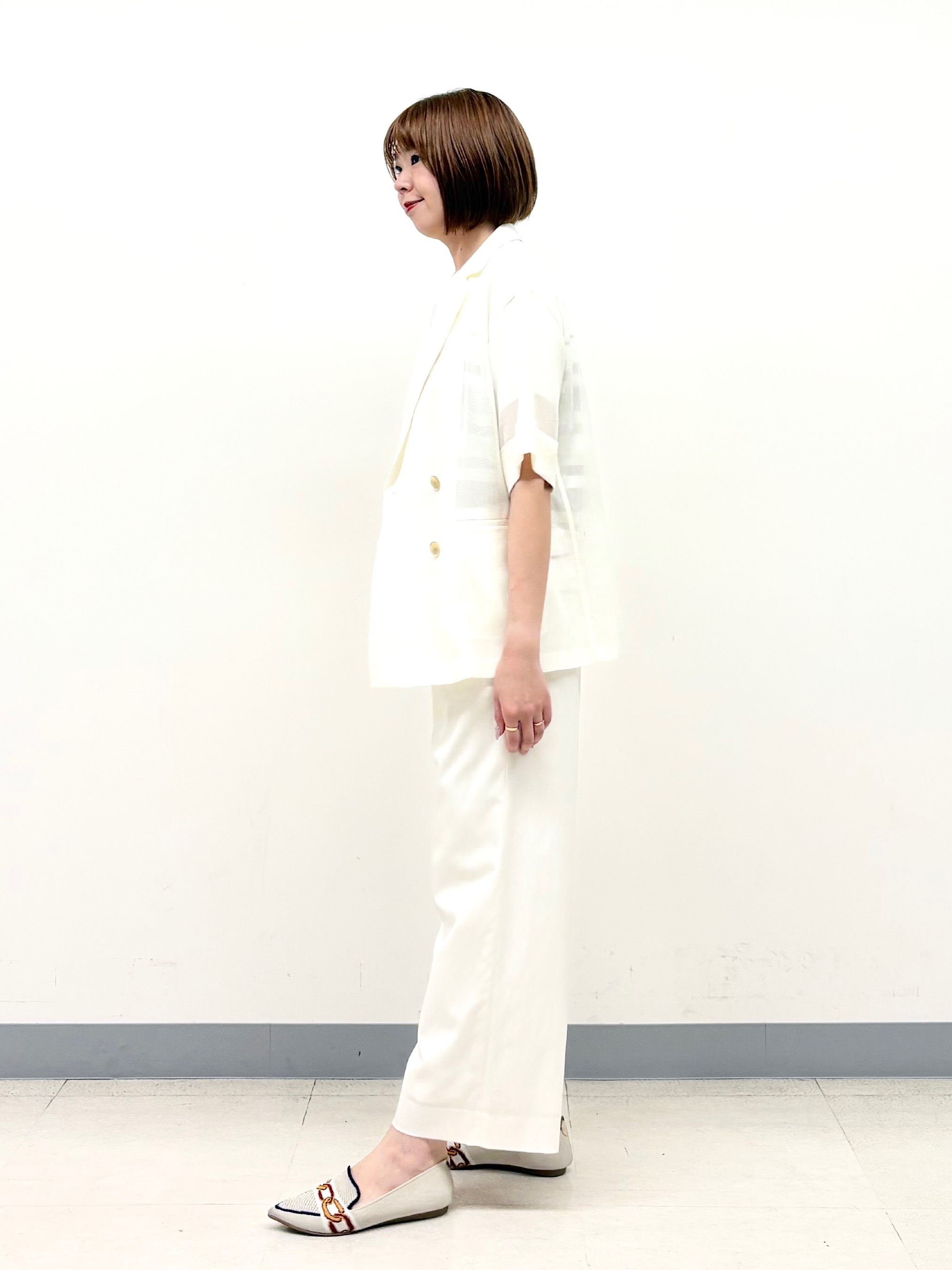 まいこさんの「INDIVI｜【洗える／メッシュ素材／SETUP可能】半袖シアージャケット」を使ったコーディネート
