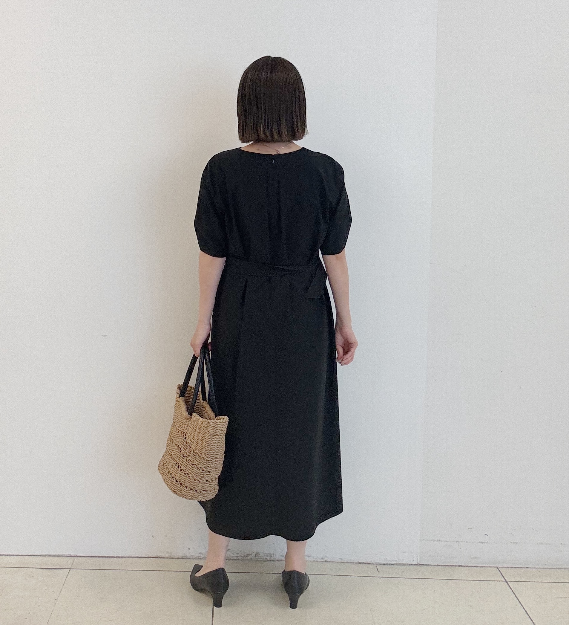 yoshiyaさんの「INDIVI｜【撥水／UVケア／SETUP可能】軽量ベルト付きAラインワンピース」を使ったコーディネート