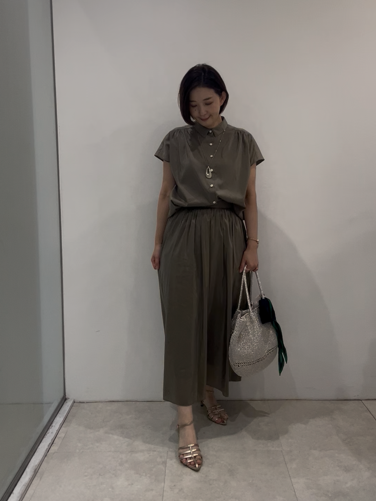 まどかさんの「UNTITLED｜【セットアップ可/軽量/清涼感】ローンギャザーブラウス」を使ったコーディネート