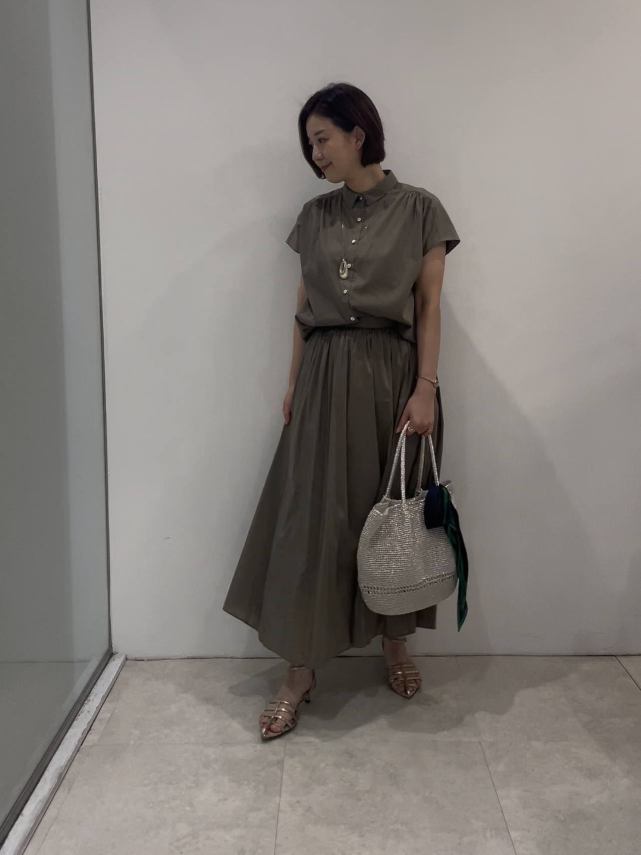 まどかさんの「UNTITLED｜【セットアップ可/軽量/清涼感】ローンギャザーブラウス」を使ったコーディネート
