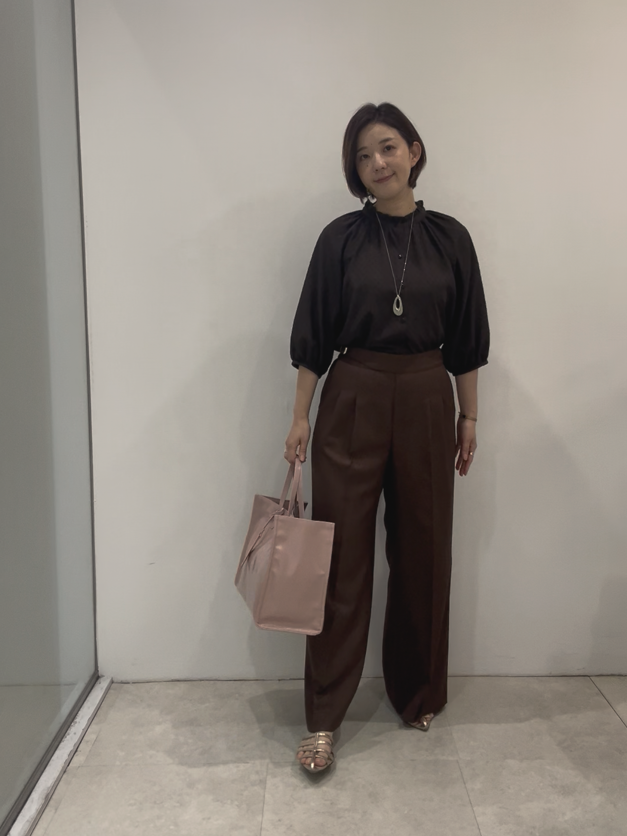 まどかさんの「UNTITLED｜プチハイネック フリルデザインブラウス」を使ったコーディネート