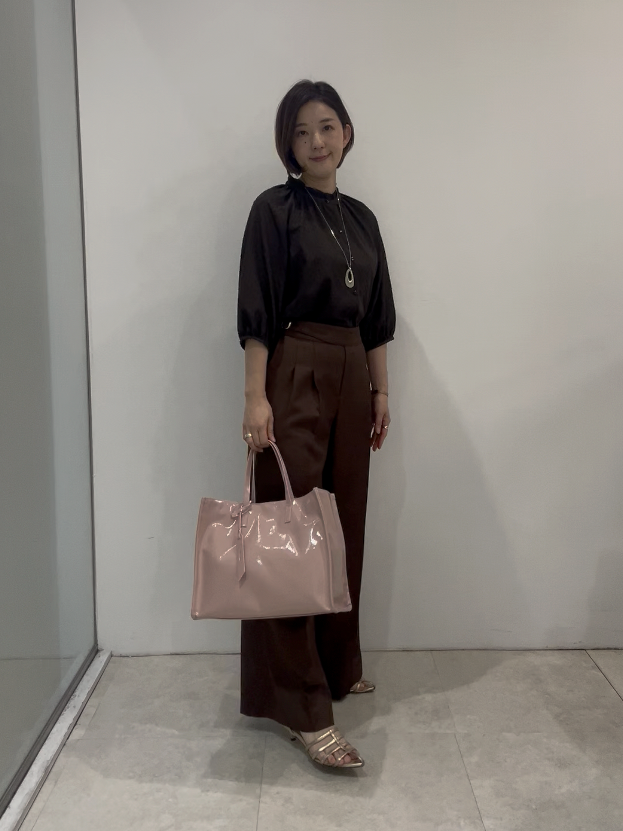 まどかさんの「UNTITLED｜プチハイネック フリルデザインブラウス」を使ったコーディネート