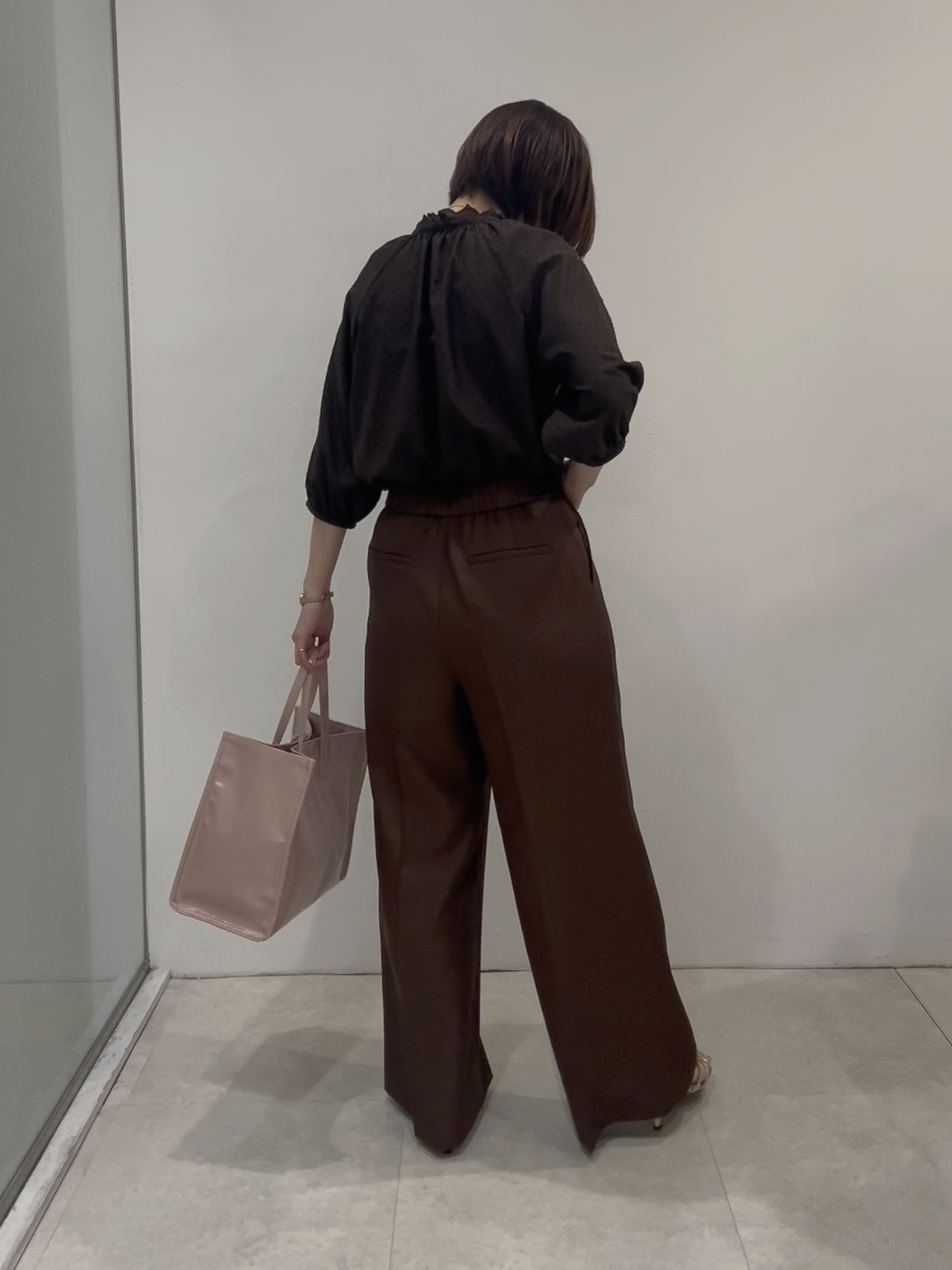 まどかさんの「UNTITLED｜プチハイネック フリルデザインブラウス」を使ったコーディネート