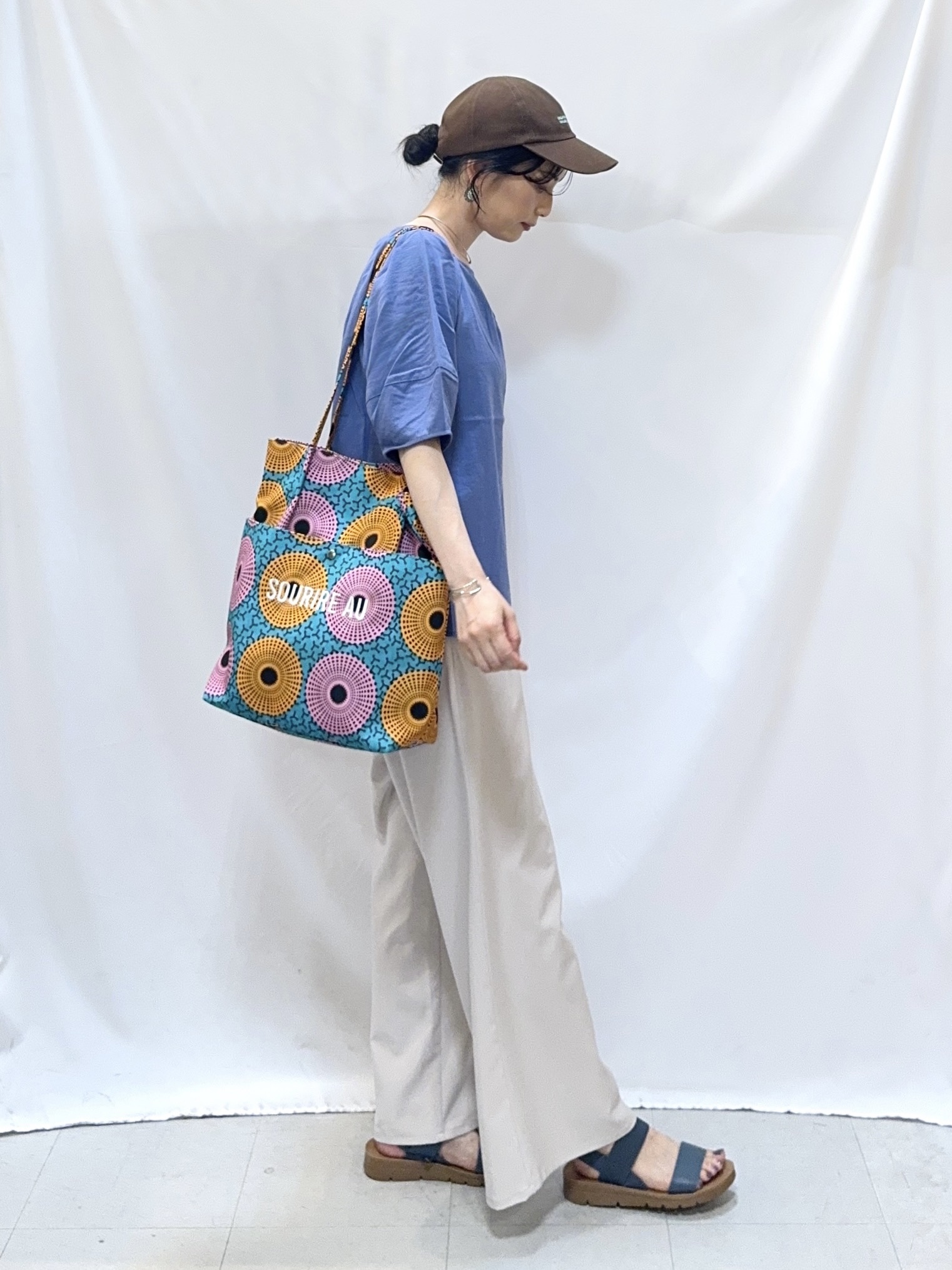 𝐇𝐢𝐫𝐨𝐦𝐢さんの「SHOO･LA･RUE｜【S-LL/洗濯機可/セットアップ可】軽凛(かろりん) タックブラウス」を使ったコーディネート