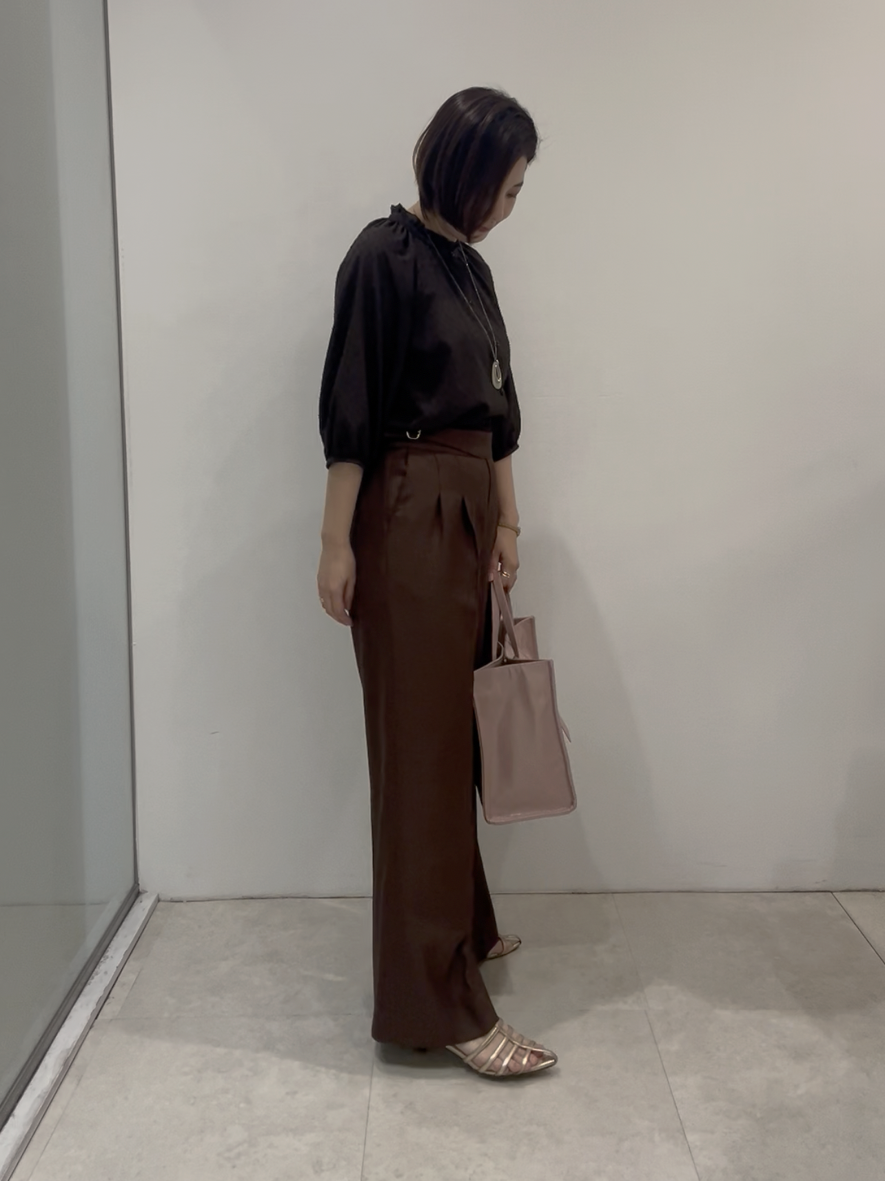 まどかさんの「UNTITLED｜プチハイネック フリルデザインブラウス」を使ったコーディネート