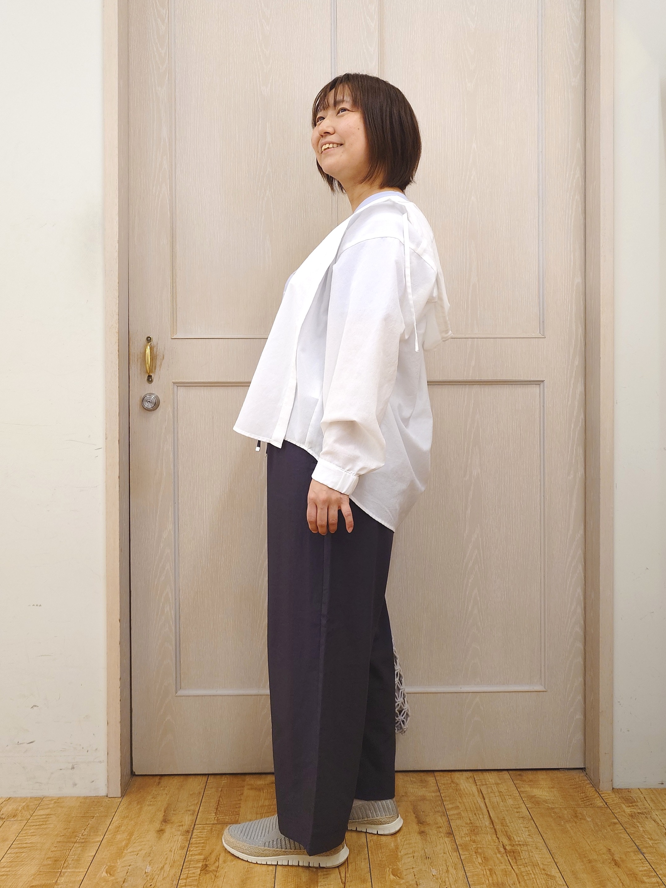 とろろさんの「SHOO･LA･RUE｜【通気性〇/洗濯機可/S-LL】UVカット機能付き ライトな着心地シャツパーカ」を使ったコーディネート