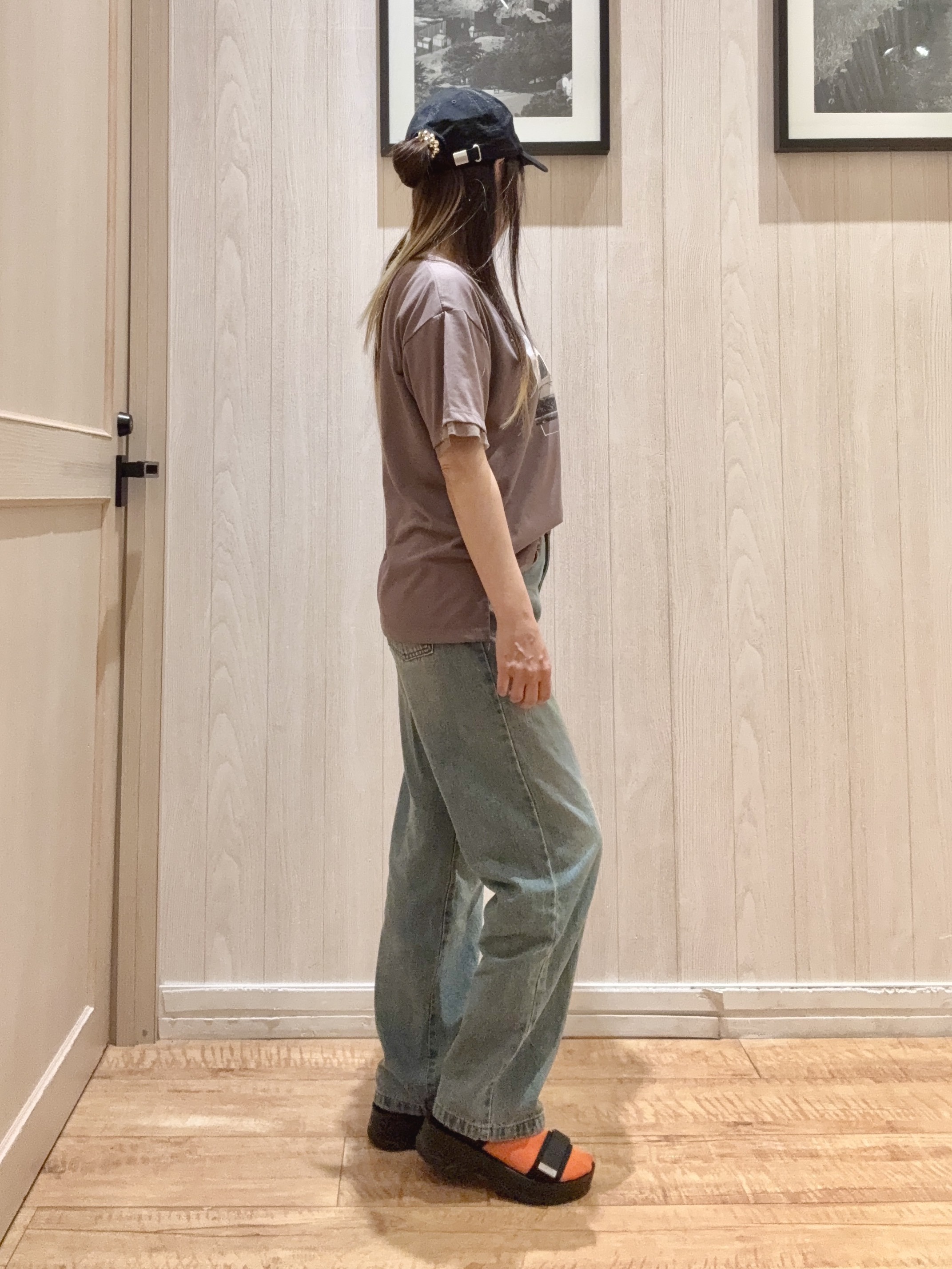 COSさんの「SHOO･LA･RUE｜【ひんやり/S-LL/洗濯機可】色・柄選べる お袖チュールレイヤード プリントアソートTシャツ」を使ったコーディネート