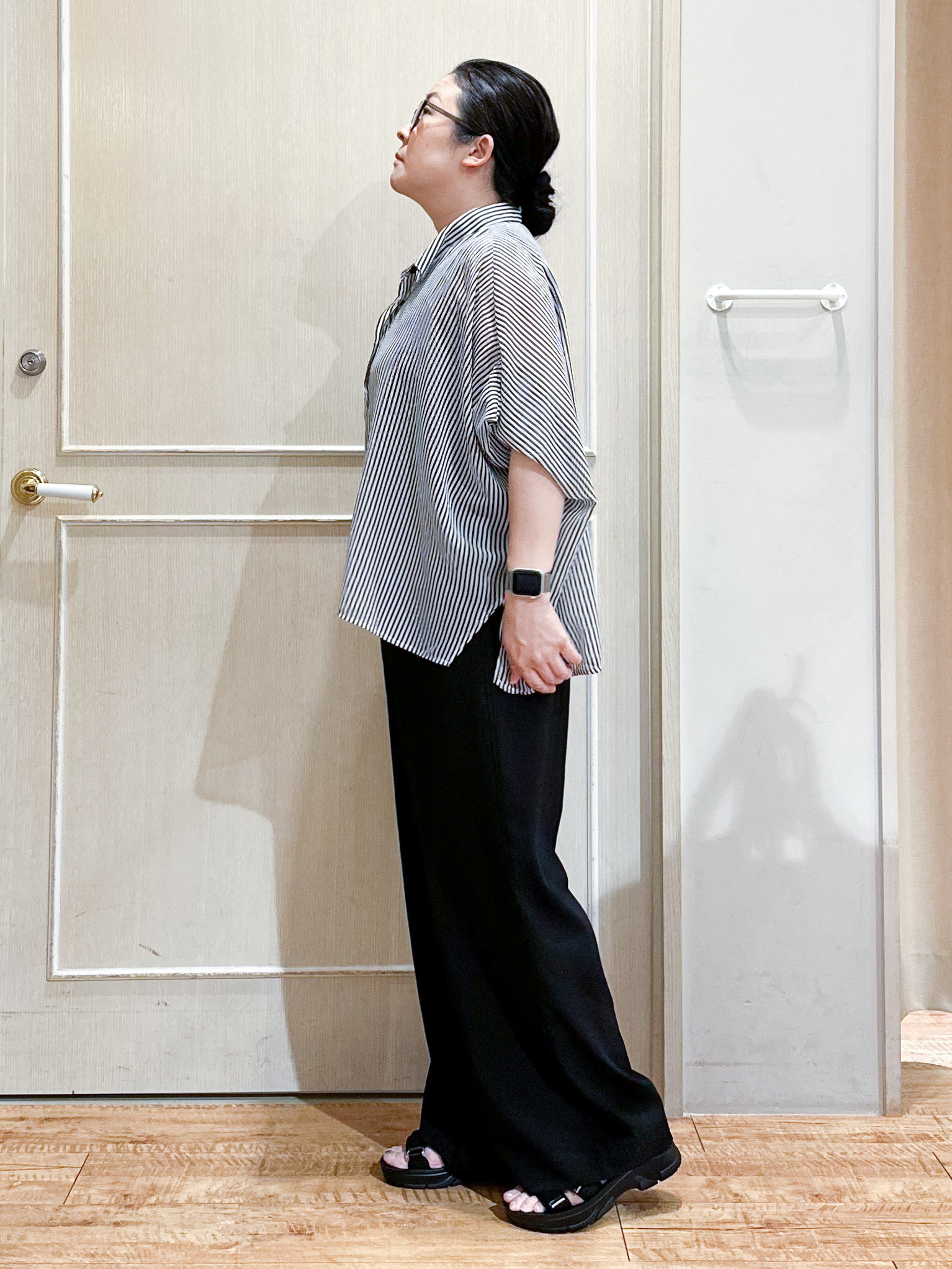 umeさんの「SHOO･LA･RUE｜【洗濯機可/体型カバー】羽織るだけで雰囲気変わる 柄アソート ポンチョ風シアーシャツ」を使ったコーディネート