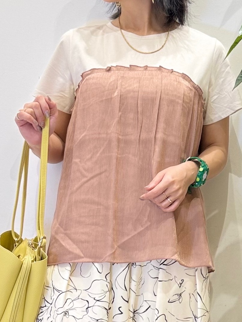 misakiさんの「SHOO･LA･RUE｜【体型カバー】1枚でインせず決まる きらきらビスチェ風Tシャツ」を使ったコーディネート