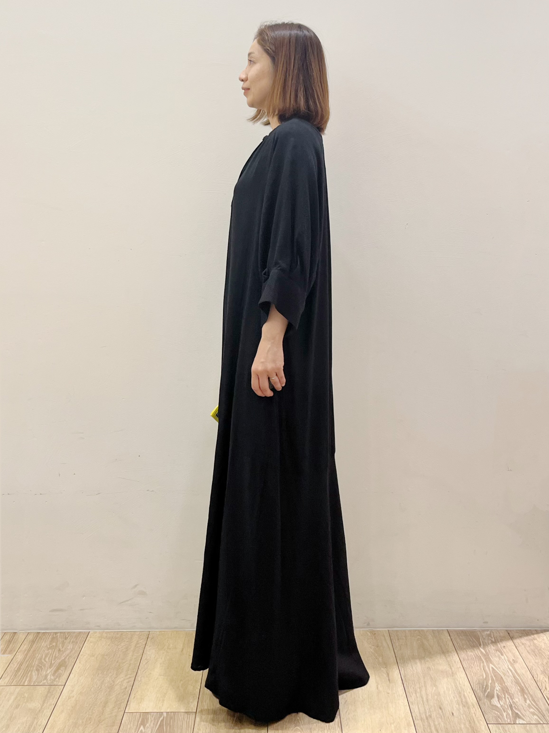 kcさんの「OPAQUE.CLIP｜キーネックロングワンピース【洗える】」を使ったコーディネート