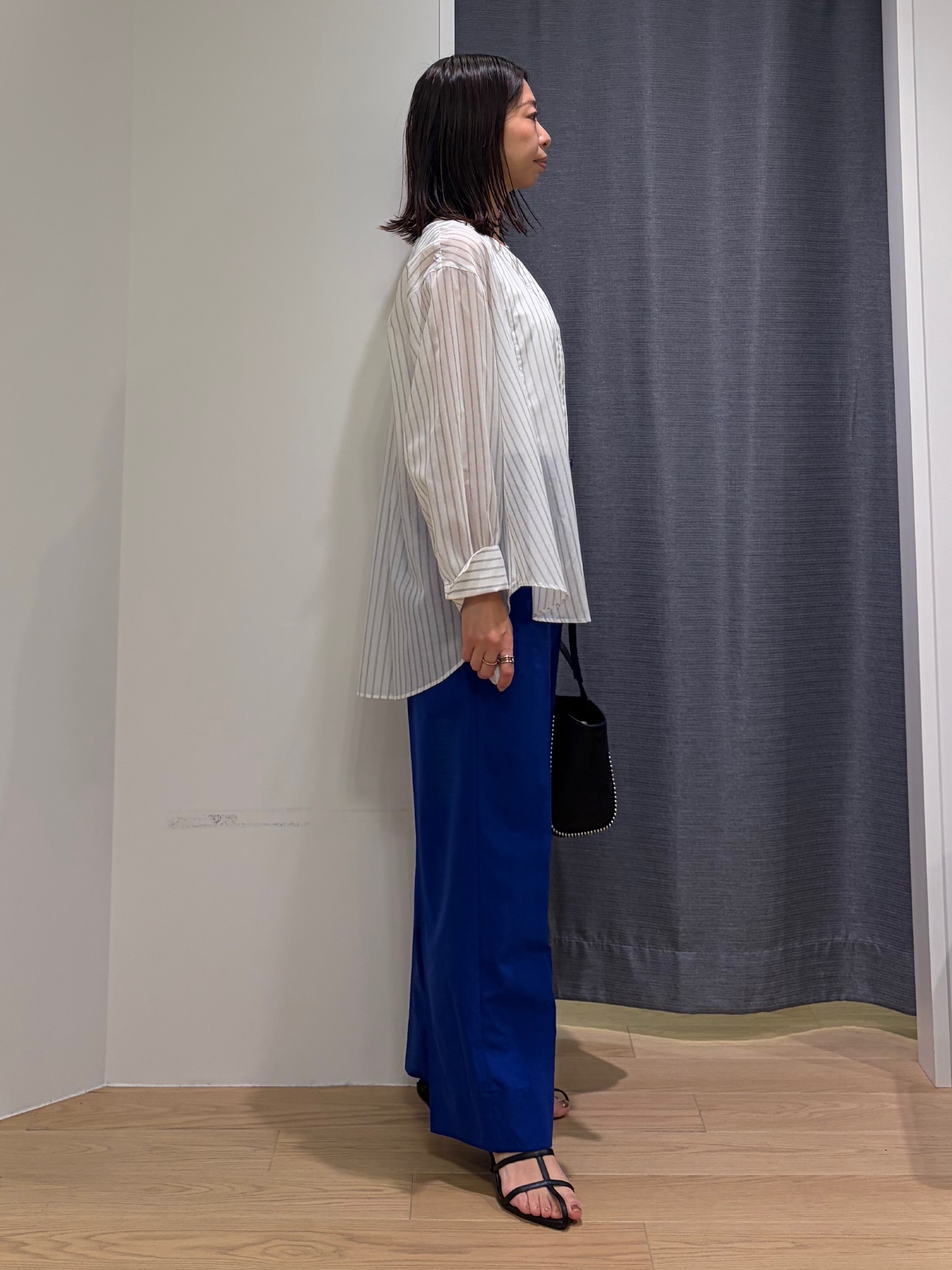 Mikoさんの「INDIVI｜【洗える／軽やか】無地＆ストライプ柄 切替タックブラウス」を使ったコーディネート