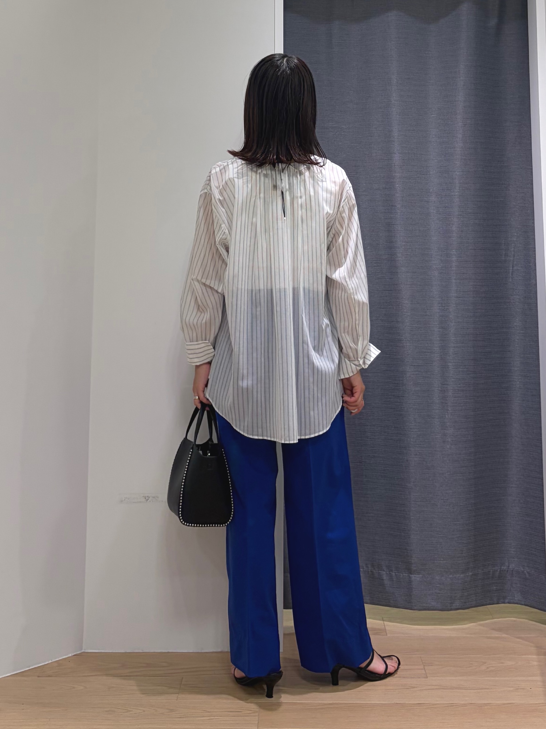 Mikoさんの「INDIVI｜【洗える／軽やか】無地＆ストライプ柄 切替タックブラウス」を使ったコーディネート