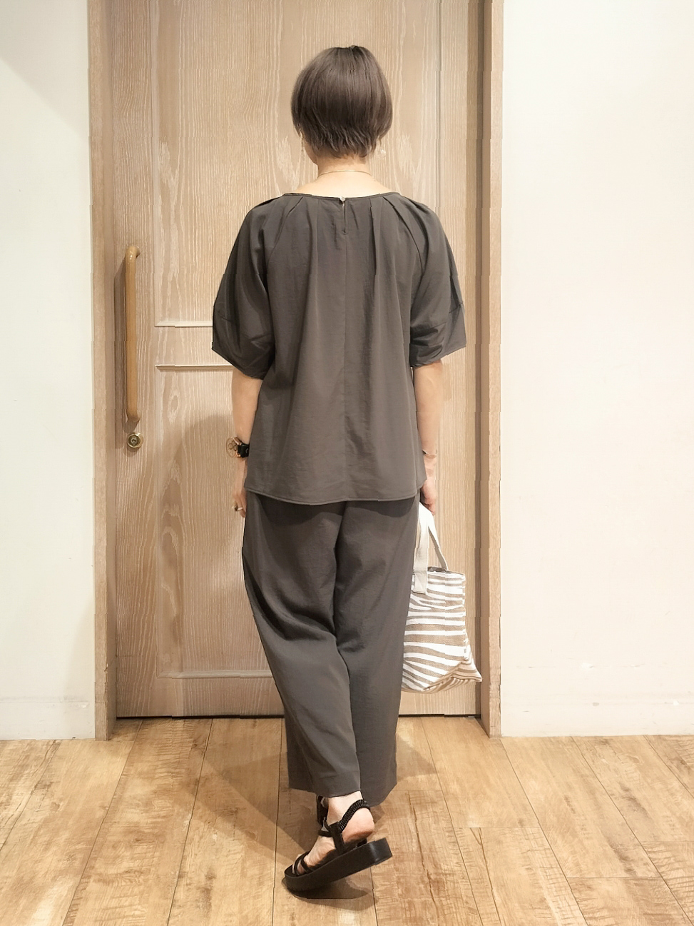 YUKIさんの「SHOO･LA･RUE｜【S-LL/洗濯機可/セットアップ可】軽凛(かろりん) タックブラウス」を使ったコーディネート