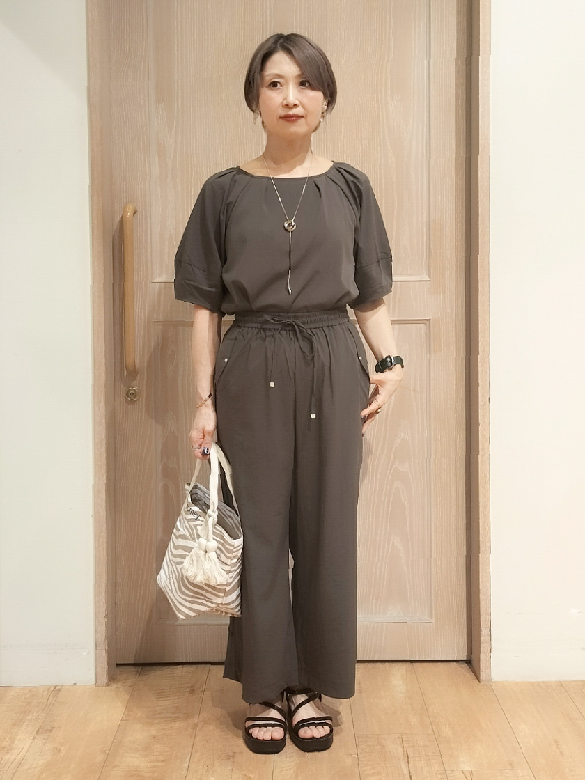 YUKIさんの「SHOO･LA･RUE｜【S-LL/洗濯機可/セットアップ可】軽凛(かろりん) タックブラウス」を使ったコーディネート
