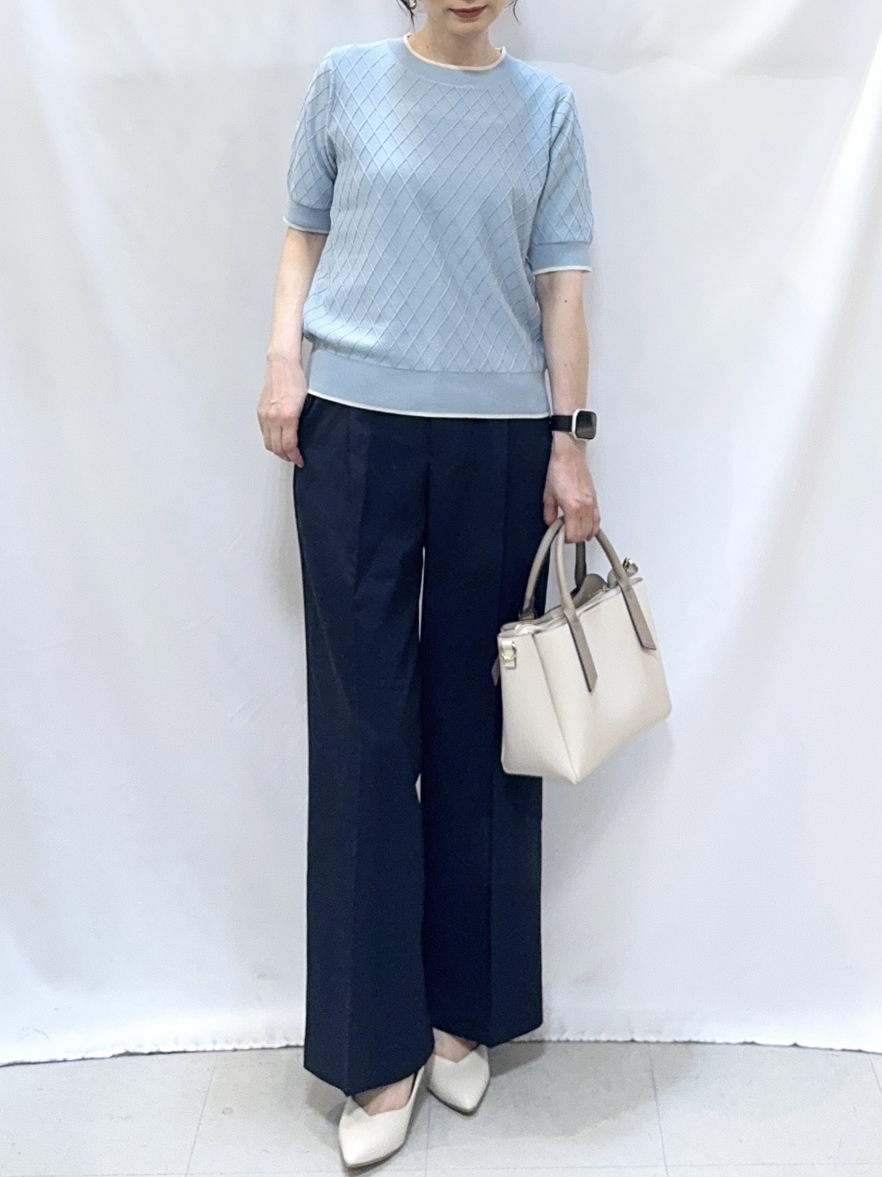 𝐇𝐢𝐫𝐨𝐦𝐢さんの「SHOO･LA･RUE｜【洗濯機可/S-LL】大人上品なダイヤ編み柄 配色半袖ニット」を使ったコーディネート
