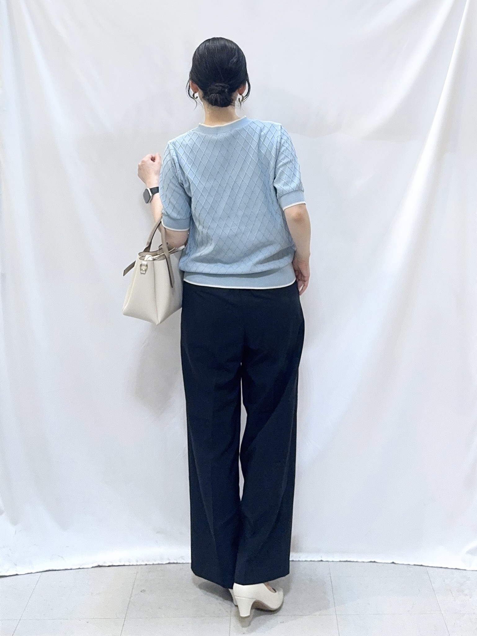𝐇𝐢𝐫𝐨𝐦𝐢さんの「SHOO･LA･RUE｜【洗濯機可/S-LL】大人上品なダイヤ編み柄 配色半袖ニット」を使ったコーディネート