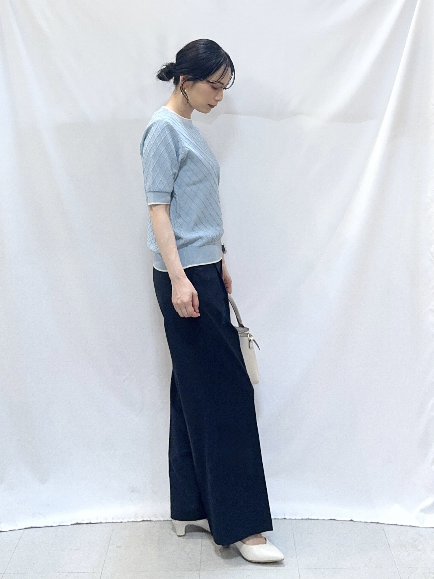 𝐇𝐢𝐫𝐨𝐦𝐢さんの「SHOO･LA･RUE｜【洗濯機可/S-LL】大人上品なダイヤ編み柄 配色半袖ニット」を使ったコーディネート