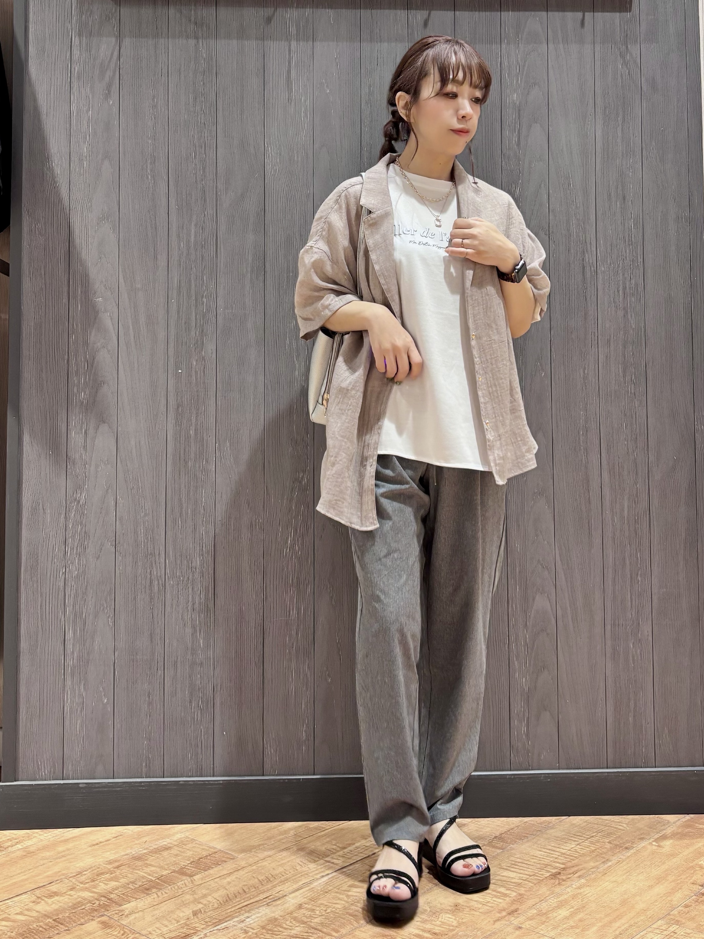 meiさんの「SHOO･LA･RUE｜【S-LL】ナチュラルに決まる 半袖シアーシャツジャケット」を使ったコーディネート
