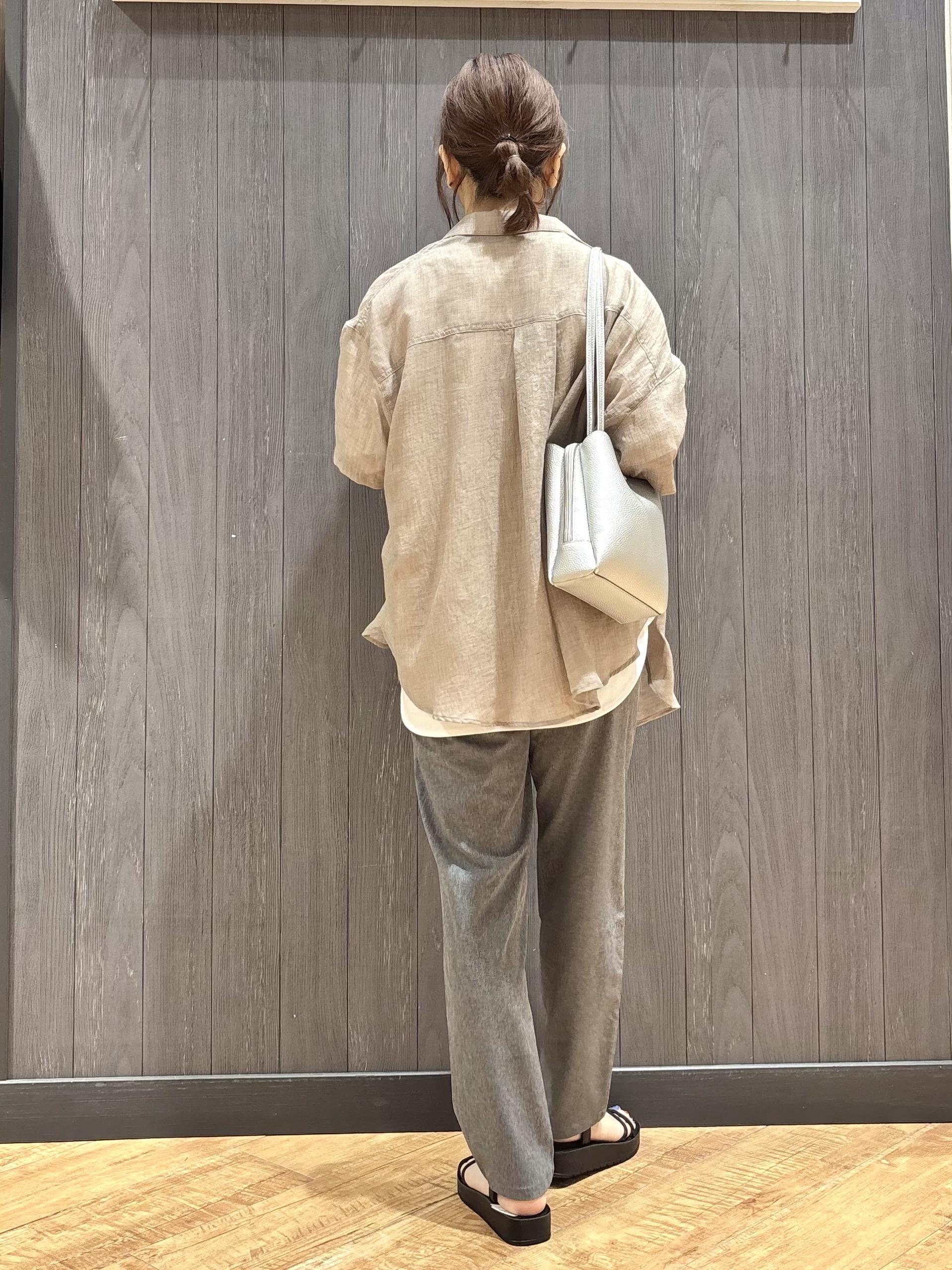 meiさんの「SHOO･LA･RUE｜【S-LL】ナチュラルに決まる 半袖シアーシャツジャケット」を使ったコーディネート