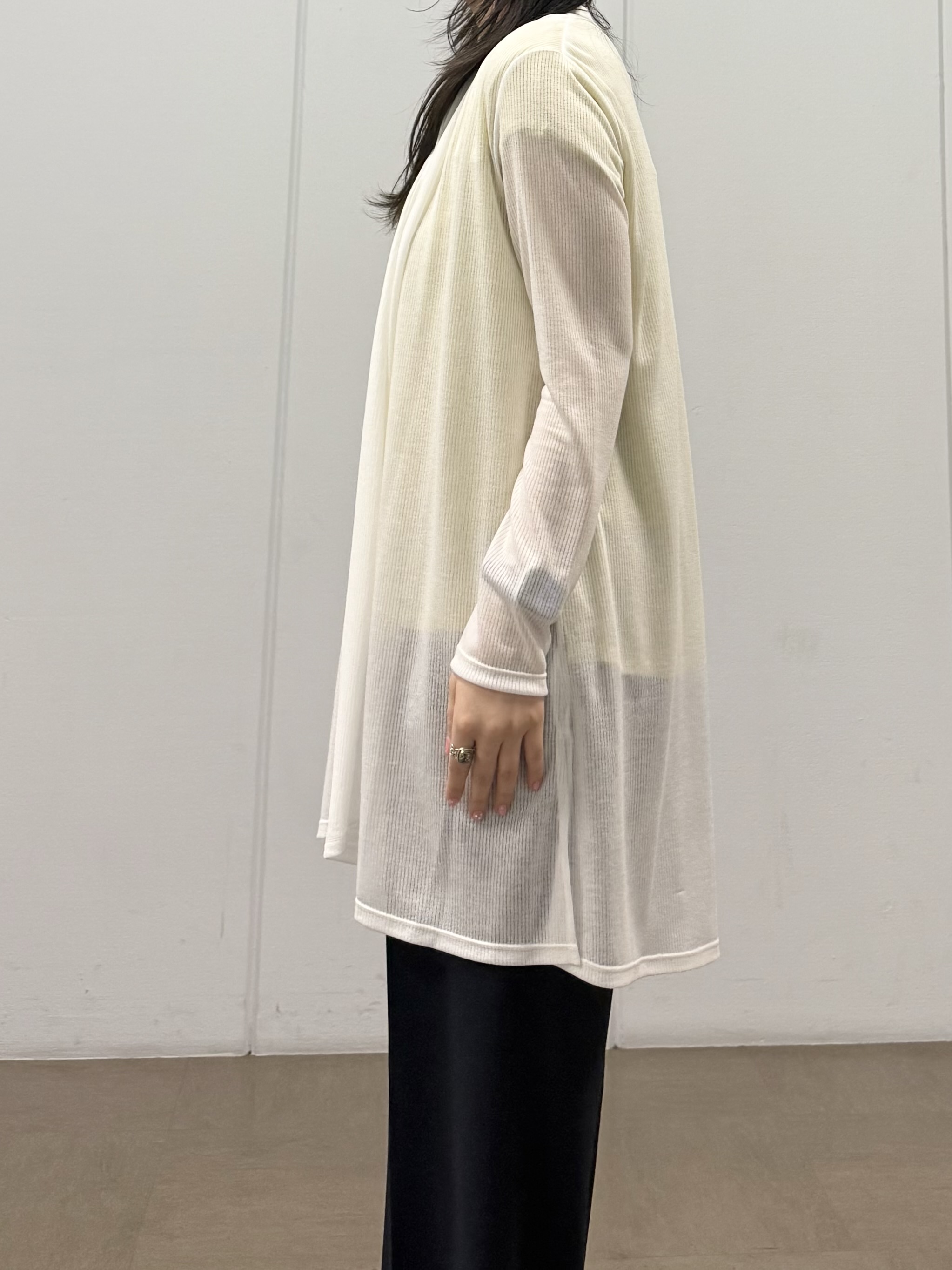 mizukiさんの「INDIVI｜【洗える／アンサンブル可能】シアースストライプトップス」を使ったコーディネート
