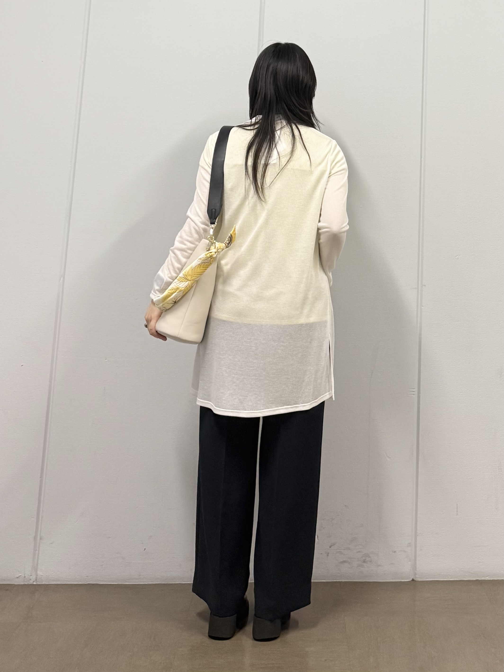 mizukiさんの「INDIVI｜【洗える／アンサンブル可能】シアースストライプトップス」を使ったコーディネート