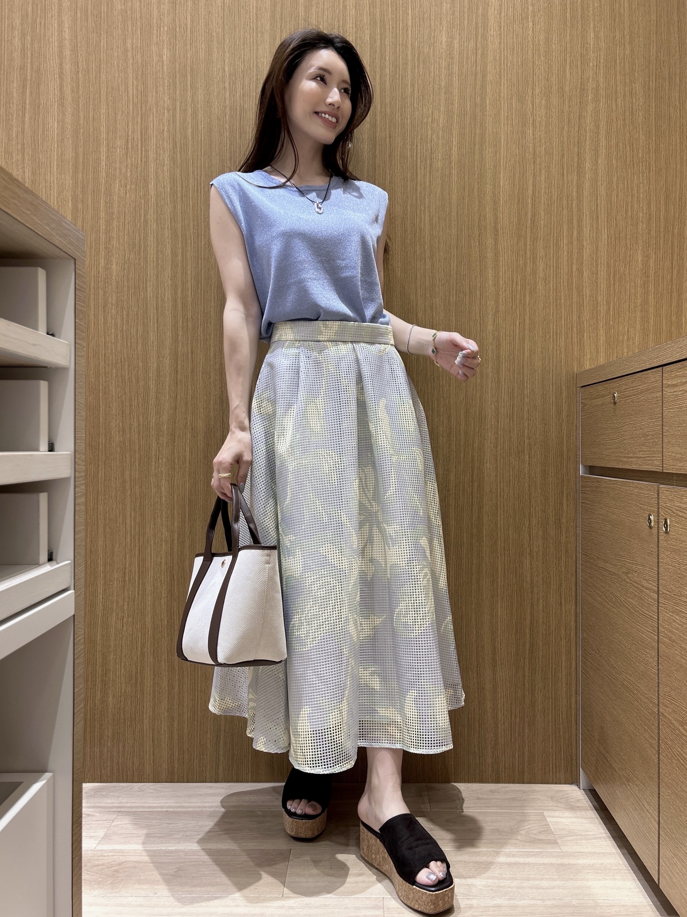 maiさんの「OPAQUE.CLIP｜ラメフレンチスリーブニット【洗濯機OK／抗ピル】」を使ったコーディネート