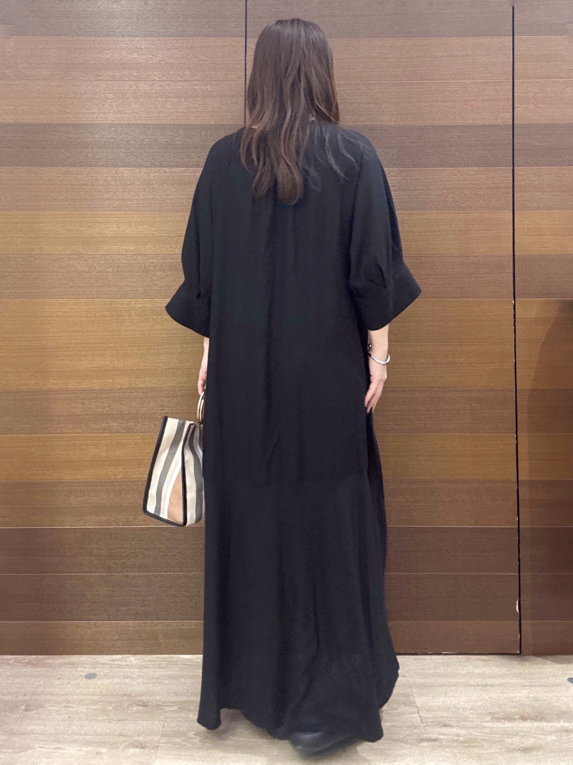 maichiさんの「OPAQUE.CLIP｜キーネックロングワンピース【洗える】」を使ったコーディネート