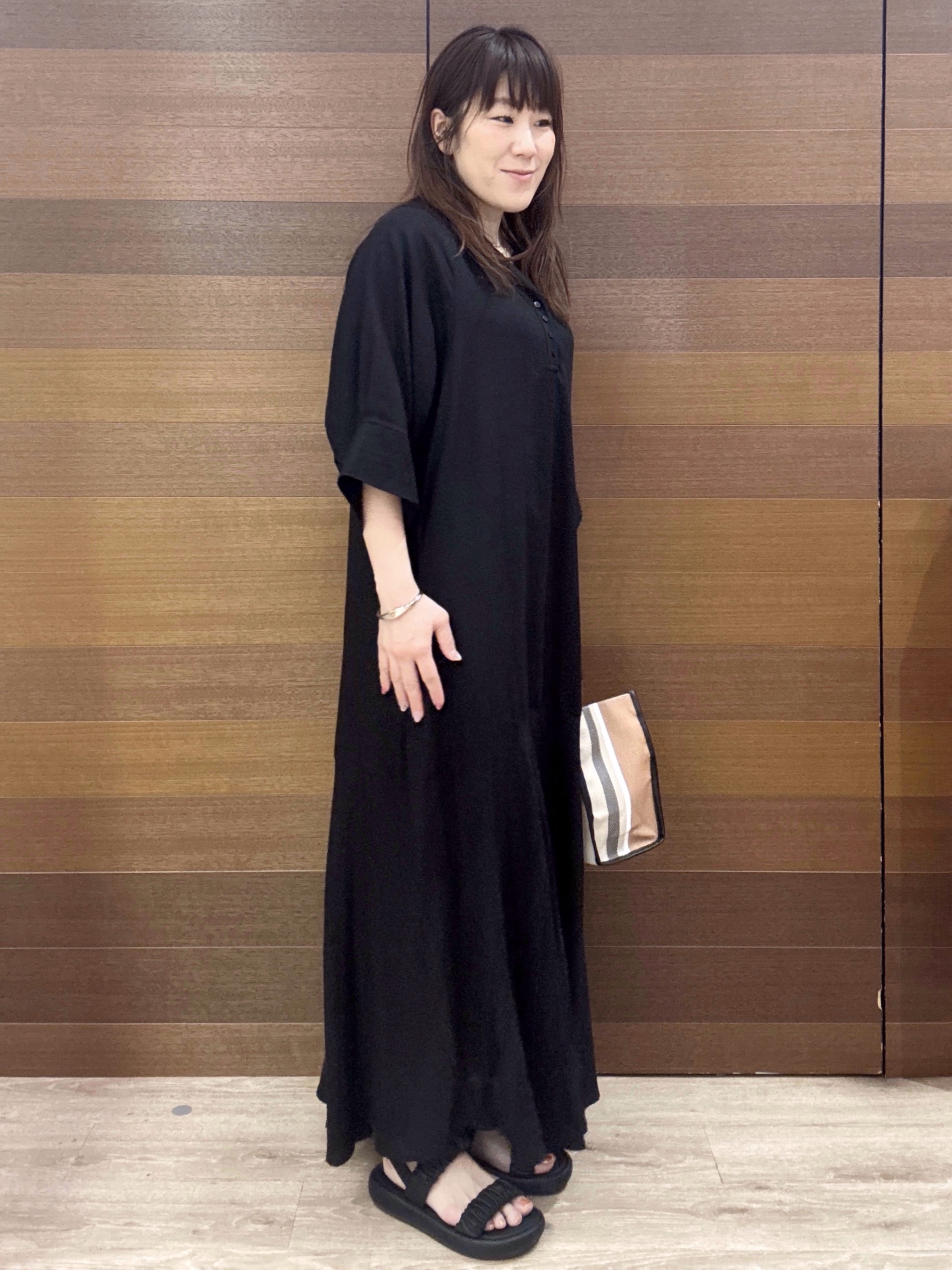maichiさんの「OPAQUE.CLIP｜キーネックロングワンピース【洗える】」を使ったコーディネート