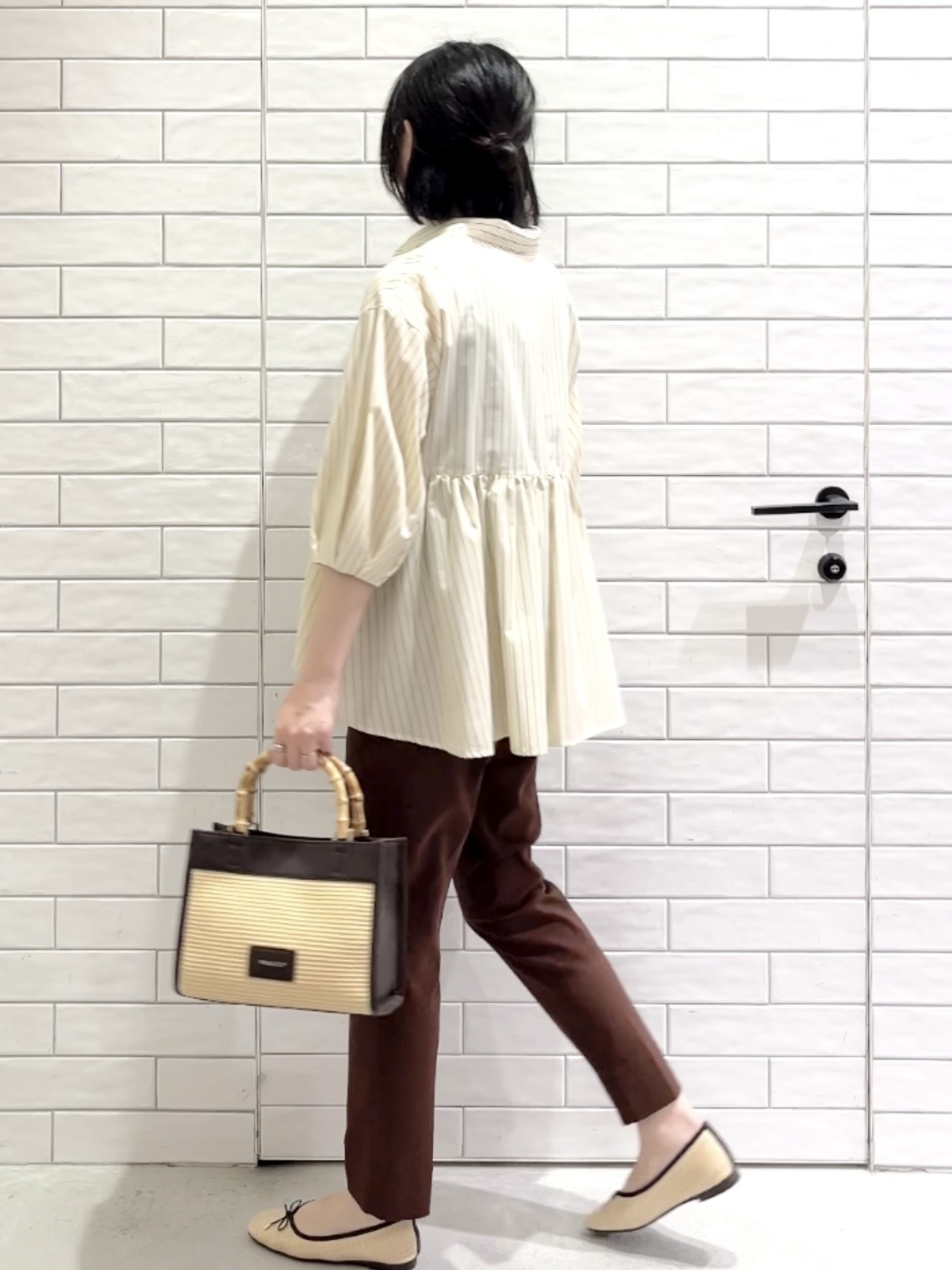 しおりさんの「OPAQUE.CLIP｜スキッパーペプラムブラウス【洗濯機OK】」を使ったコーディネート