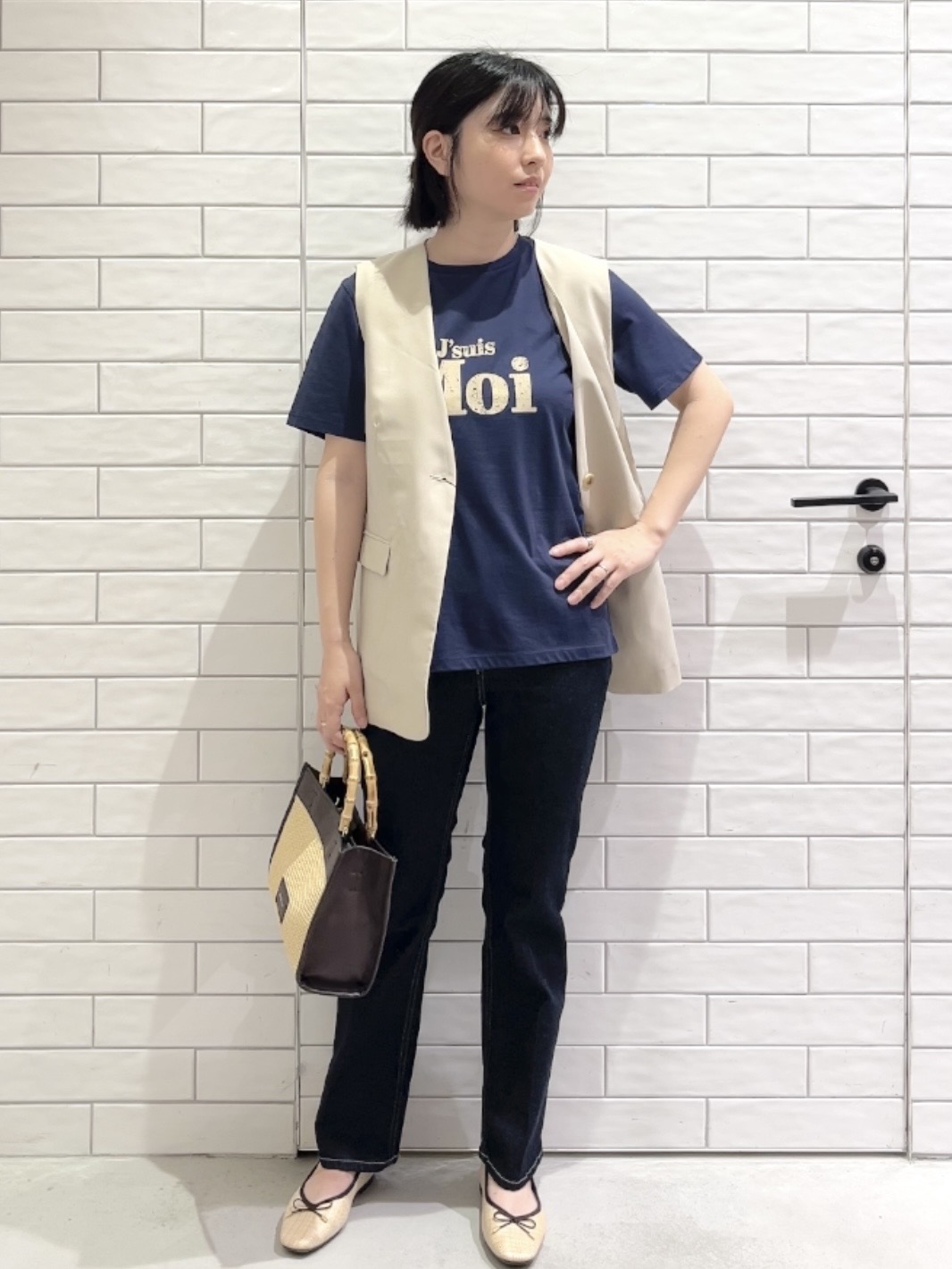 しおりさんの「OPAQUE.CLIP｜リネンライク Vネックジレ【洗濯機OK】」を使ったコーディネート