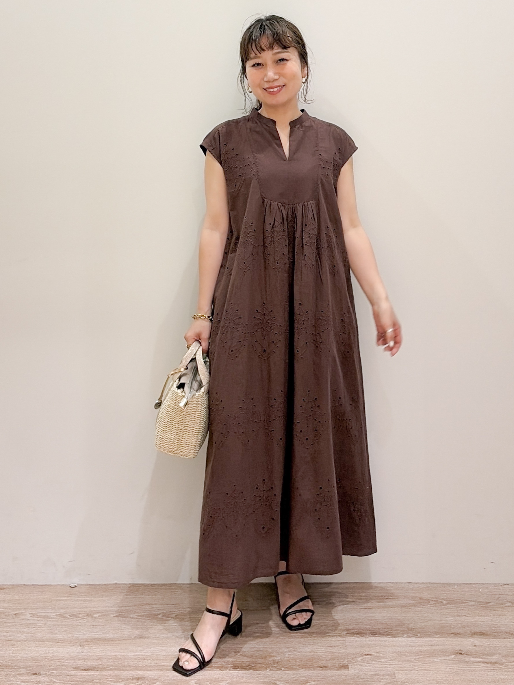 risayanさんの「OPAQUE.CLIP｜アイレットレース刺繍ワンピース【洗える】」を使ったコーディネート