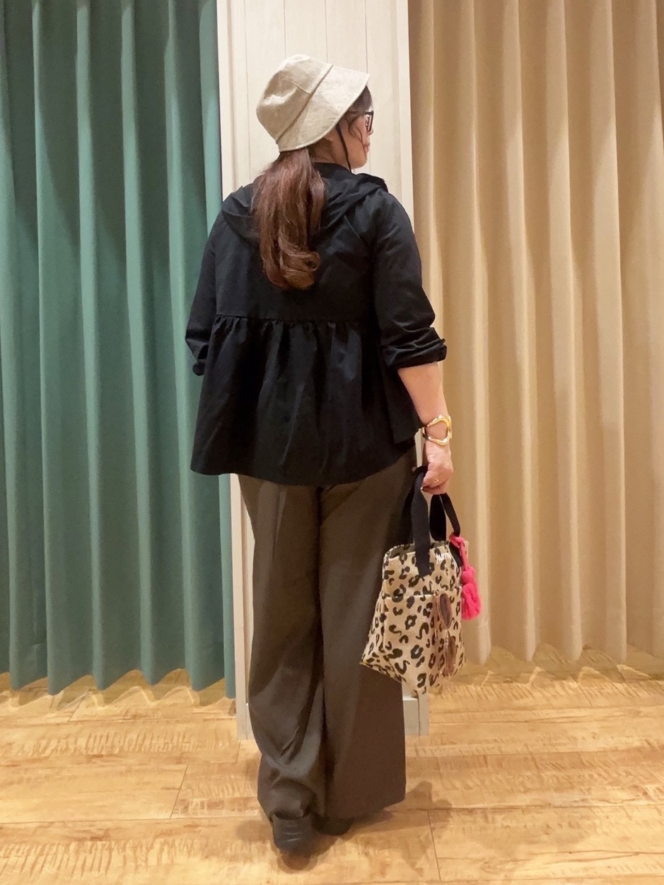 タガさんの「SHOO･LA･RUE｜【S-LL/体型カバー】日焼け対策にも女性らしさを UVカットペプラムパーカ」を使ったコーディネート