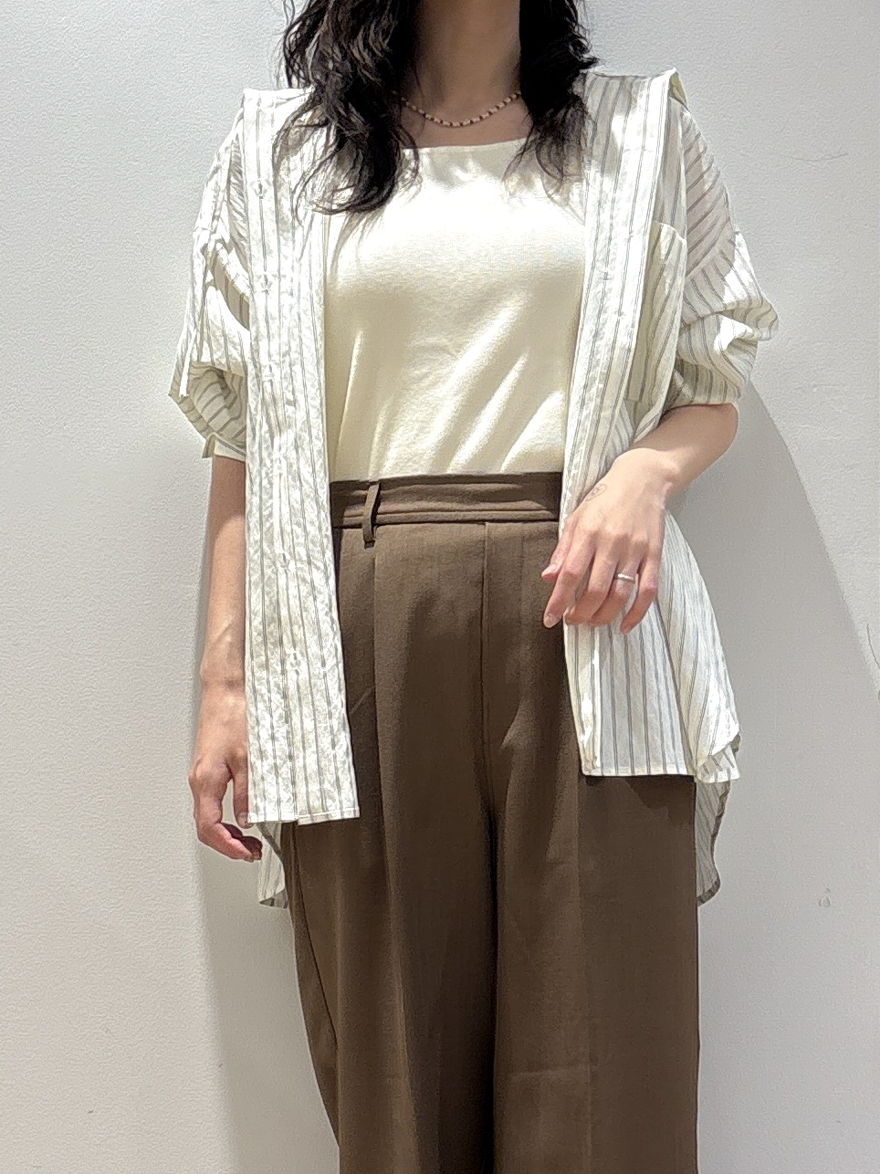 ayakaさんの「grove｜【洗える】大人のストライプ フーディシャツ」を使ったコーディネート