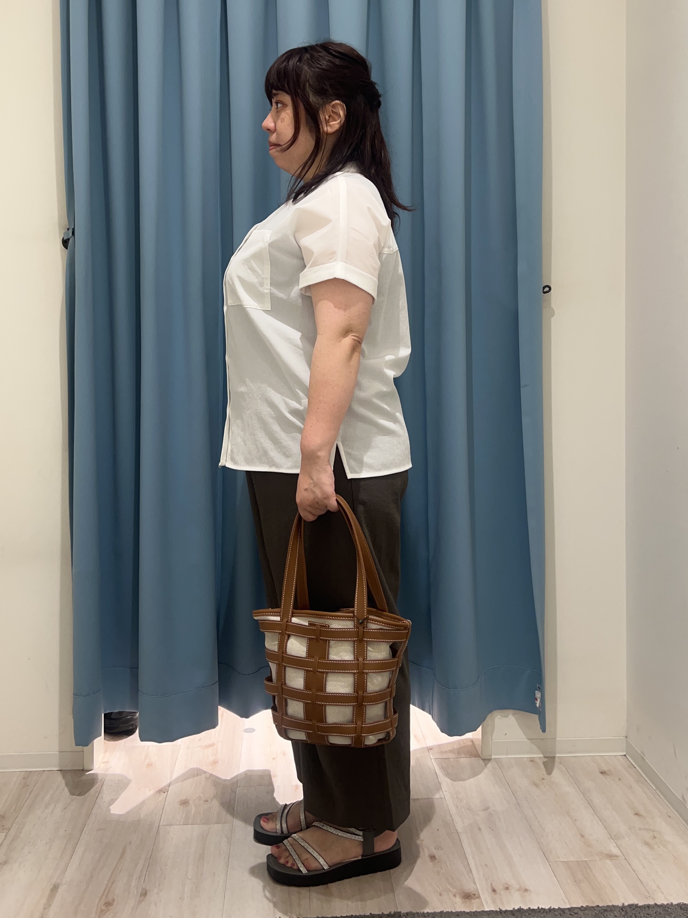 くーさんの「SHOO･LA･RUE｜【通気性〇/UV/S-LL】風が通り抜ける 半袖バンドカラーシアーシャツ」を使ったコーディネート