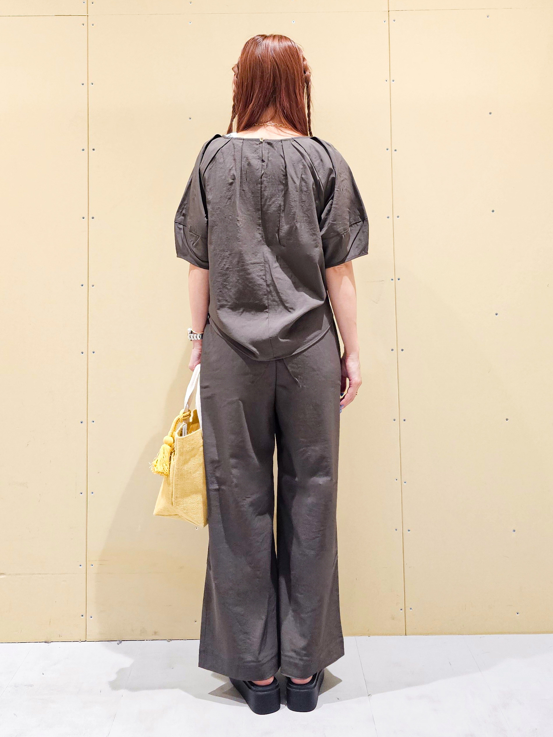 ゆゆさんの「SHOO･LA･RUE｜【S-LL/洗濯機可/セットアップ可】軽凛(かろりん) タックブラウス」を使ったコーディネート