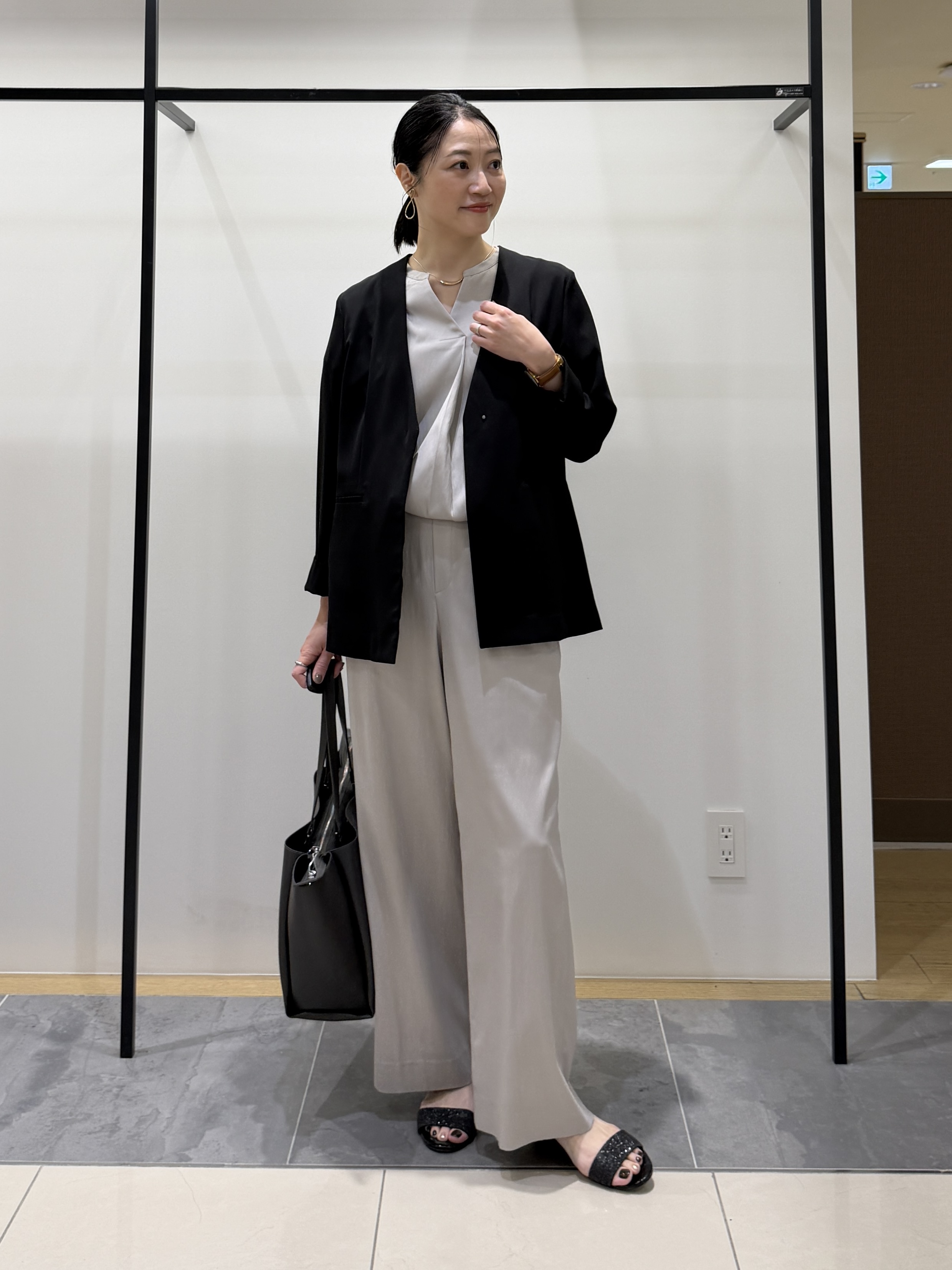 shihoさんの「INDIVI｜【接触冷感／透湿／着る日傘】ノーカラージャケット」を使ったコーディネート