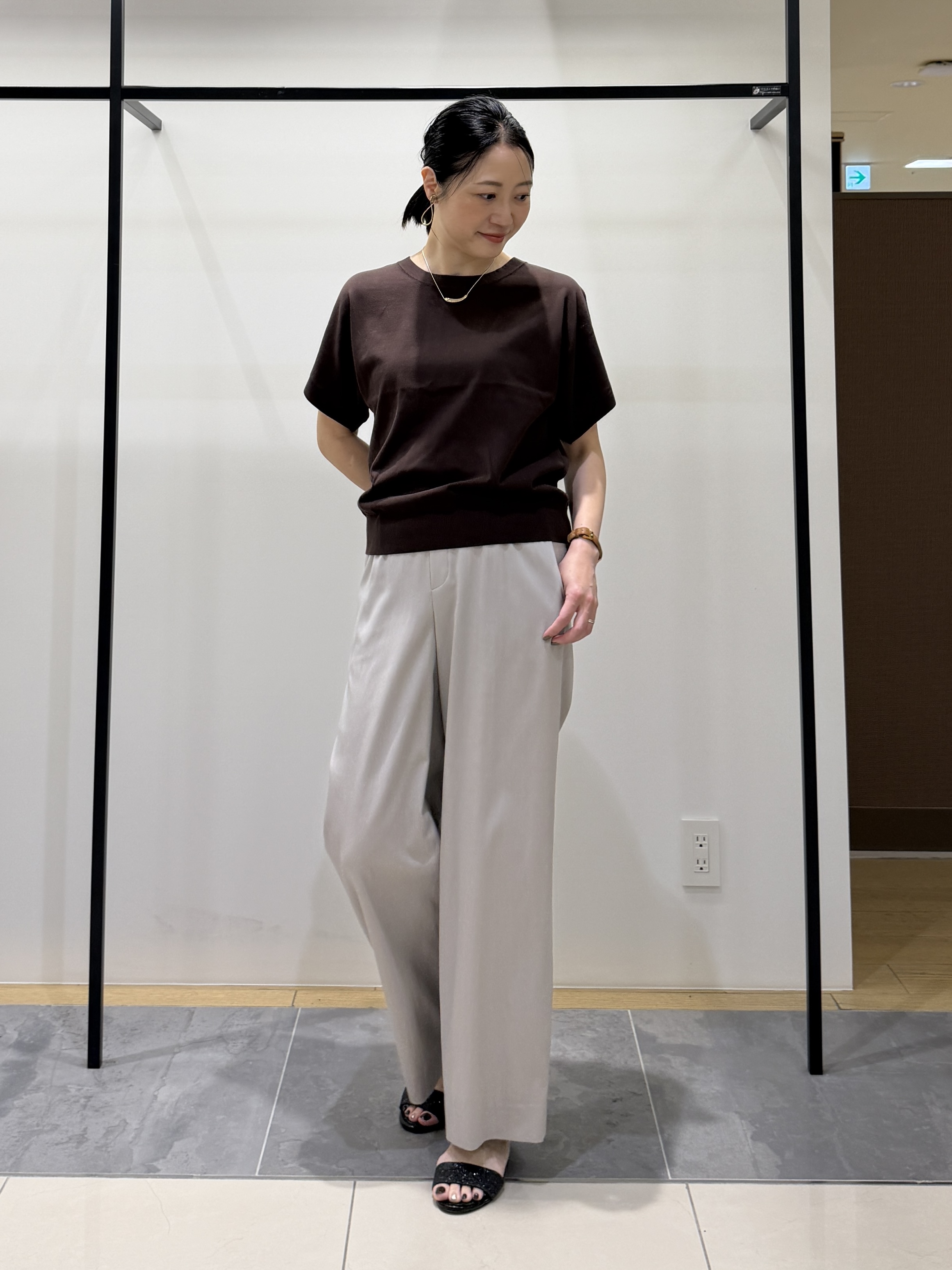 shihoさんの「INDIVI｜【洗える／コットン】ドライタッチさらりニットT」を使ったコーディネート