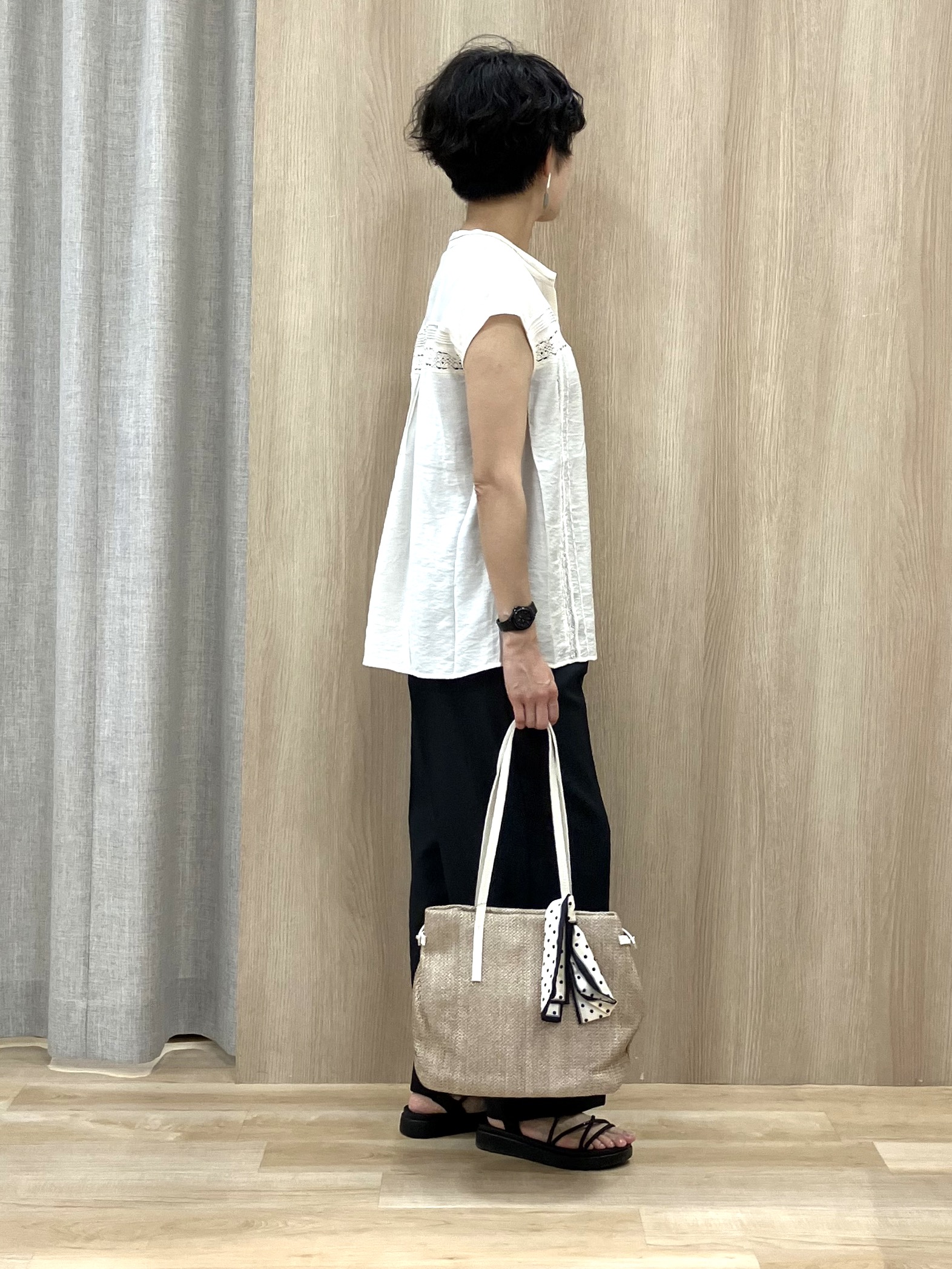 Keiさんの「grove｜【洗える・ON/OFF使える】繊細レースが引き立つ、フレンチ袖ブラウス」を使ったコーディネート