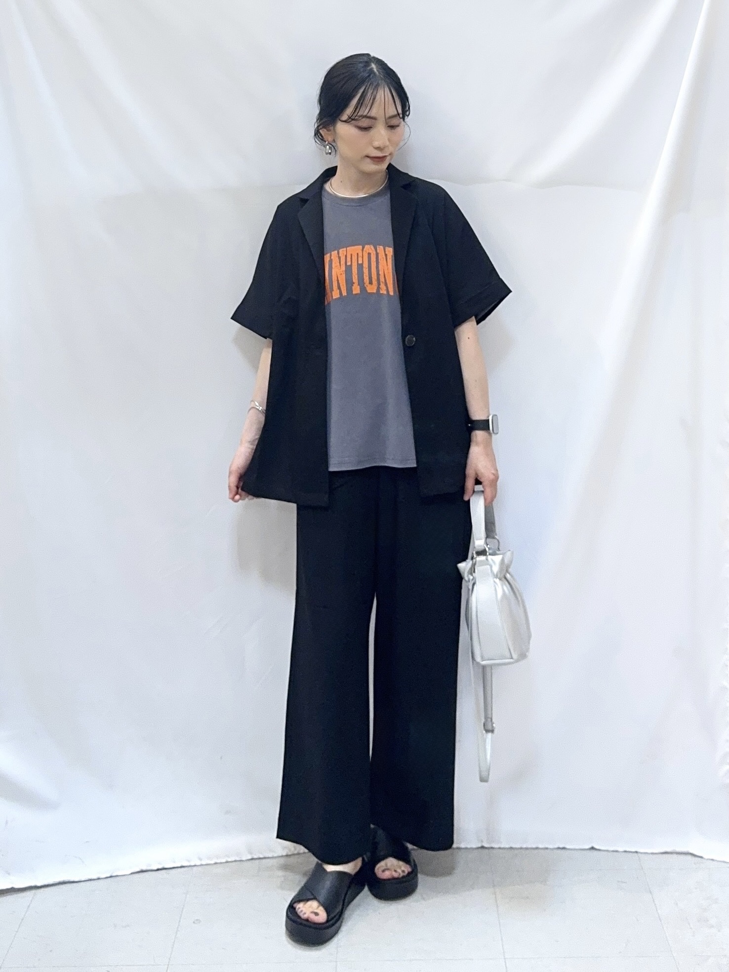 𝐇𝐢𝐫𝐨𝐦𝐢さんの「SHOO･LA･RUE｜【高レビュー/洗濯機可/セットアップ可】軽凛(かろりん) 半袖ジャケット」を使ったコーディネート