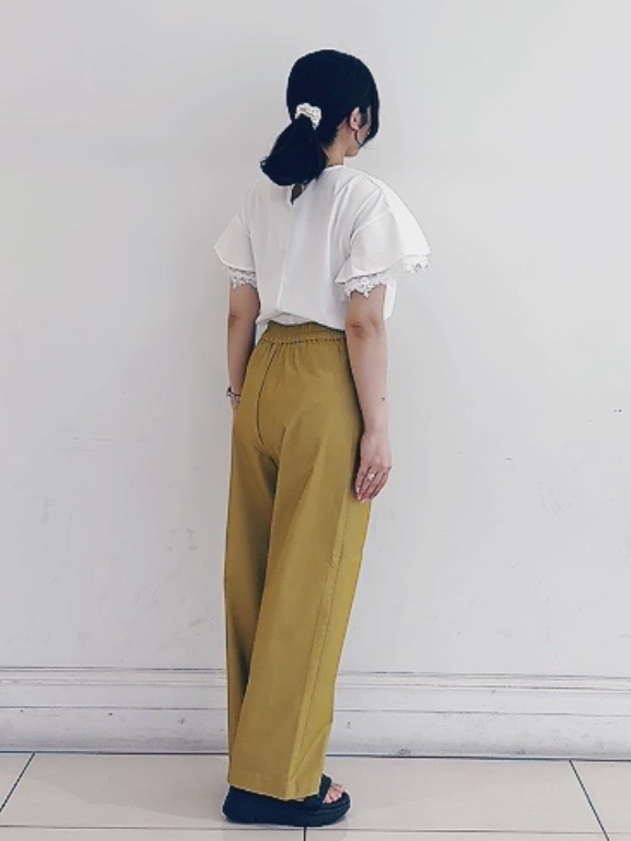 チョコさんの「grove｜【二の腕カバー、UV】涼しく華やかに、レースレイヤードスリーブTシャツ」を使ったコーディネート
