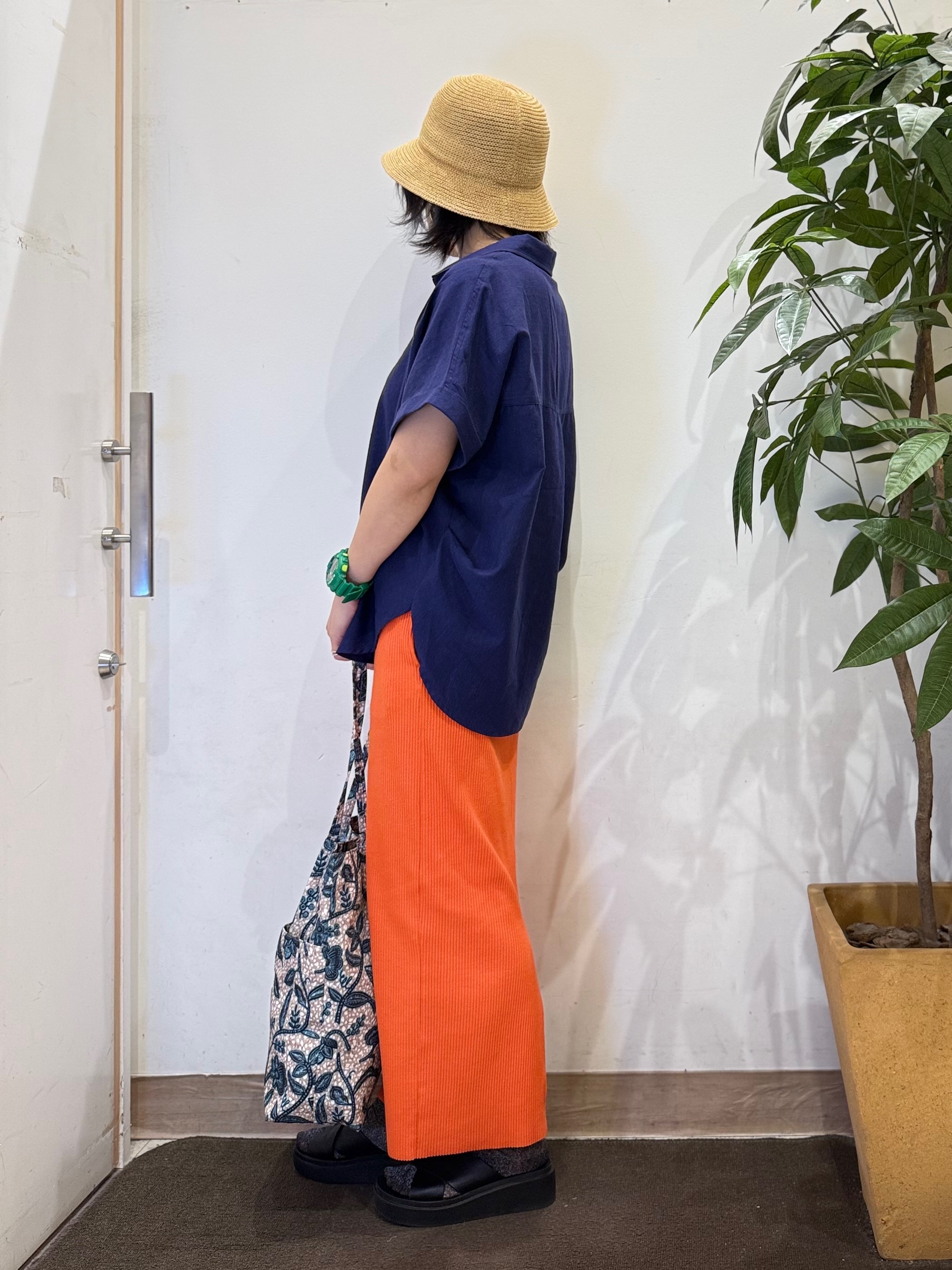 misakiさんの「SHOO･LA･RUE｜【UV/吸水速乾/抗菌防臭】インせず着られる フレンチリネンスキッパーシャツ」を使ったコーディネート