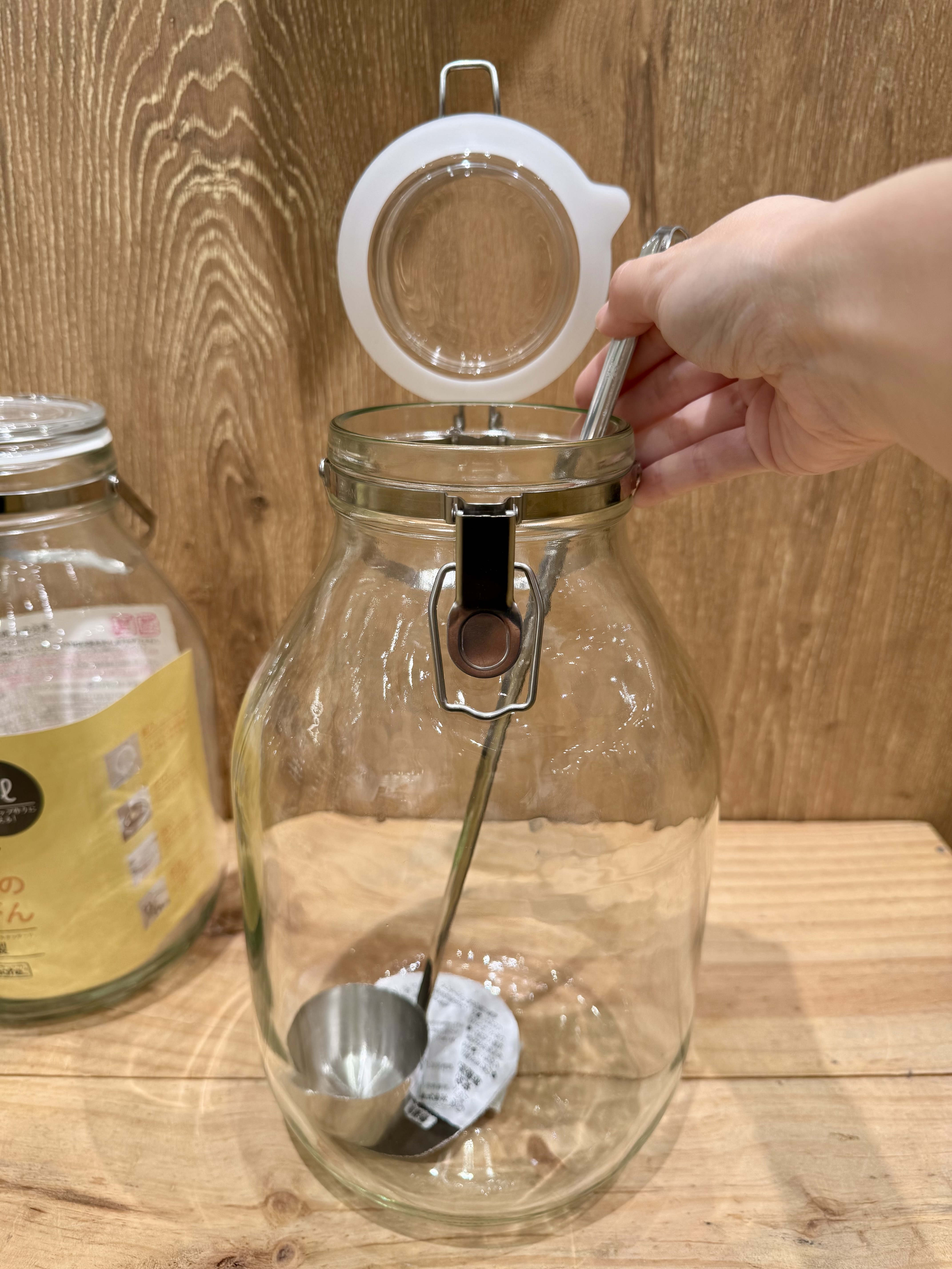 きのこさんの「212 KITCHEN STORE｜◆取っ手密封ビン 3L ＜Cellarmate セラーメイト＞」を使ったコーディネート