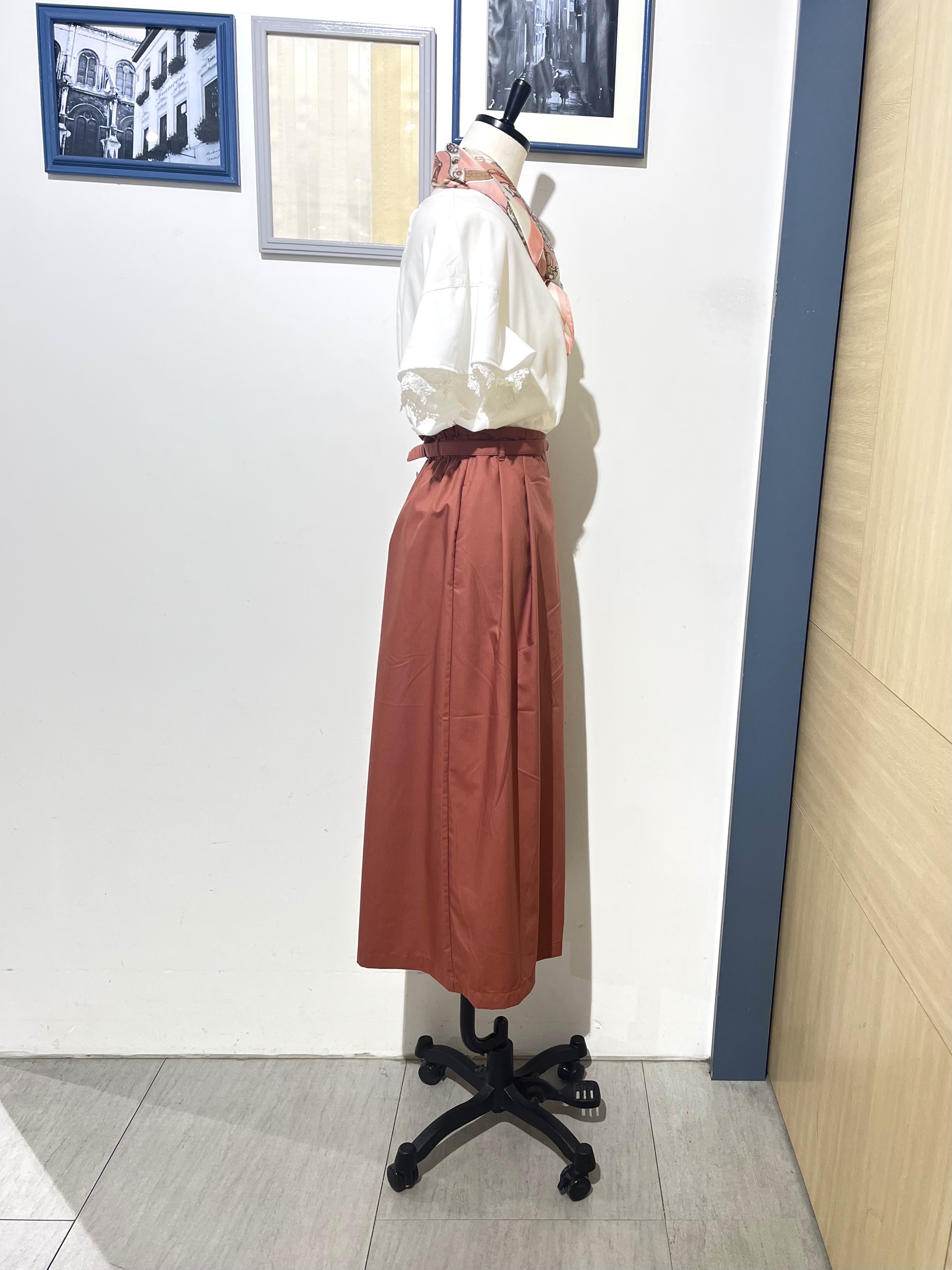 ほくとさんの「grove｜【二の腕カバー、UV】涼しく華やかに、レースレイヤードスリーブTシャツ」を使ったコーディネート