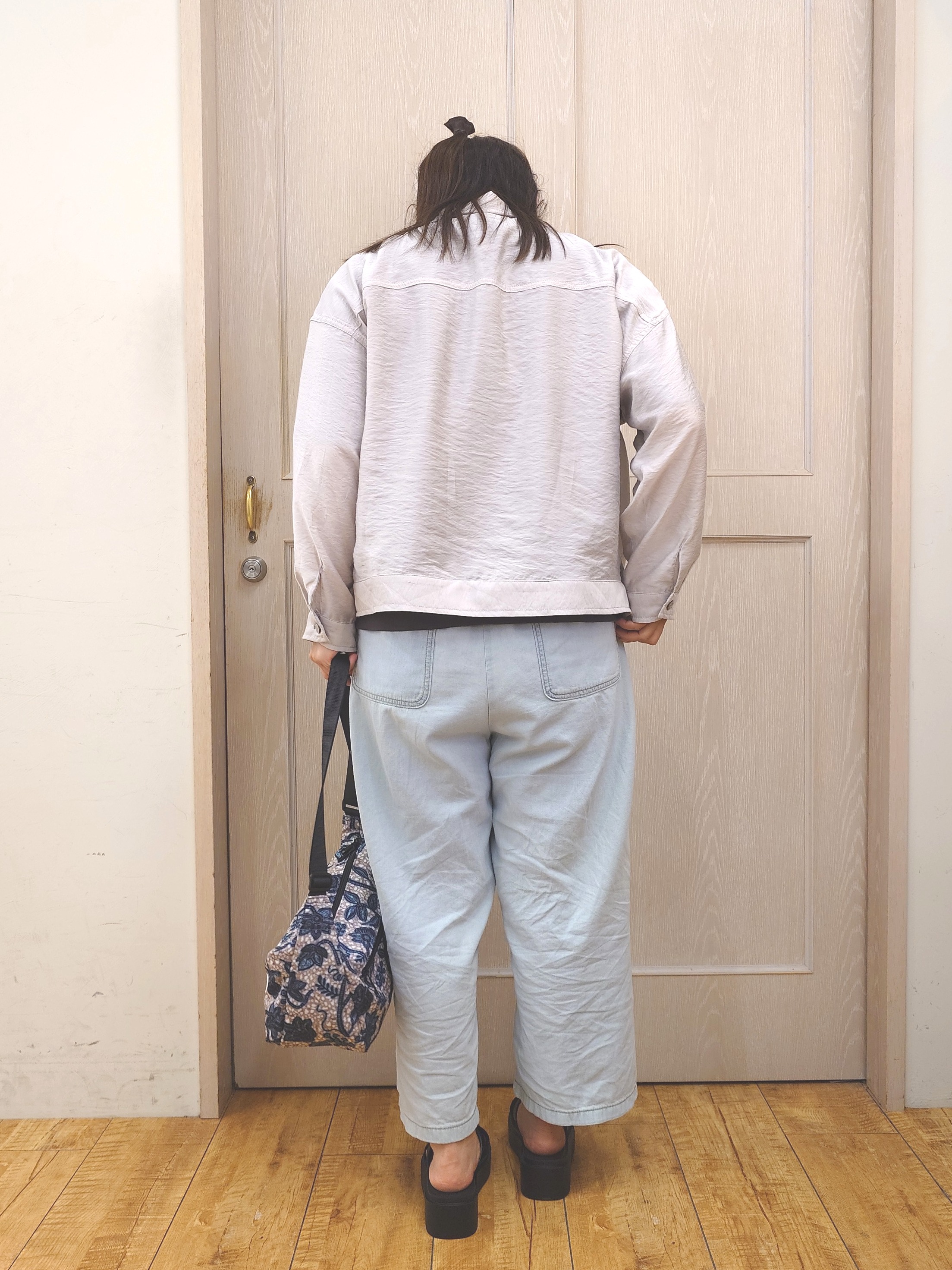 とろろさんの「SHOO･LA･RUE｜【洗濯機可/S-LL】Gジャン風シアーシャツジャケット」を使ったコーディネート
