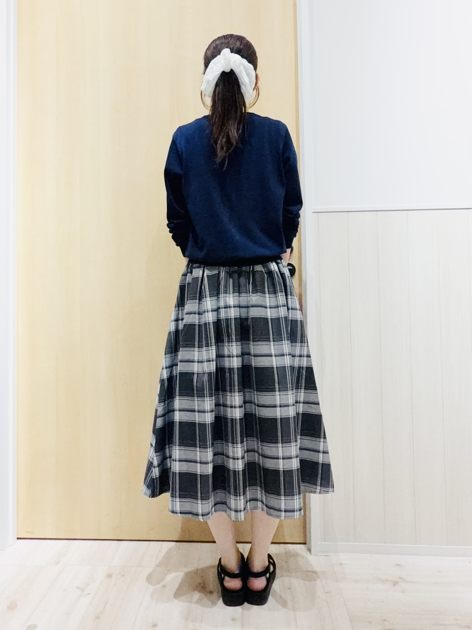 Naさんの「SHOO･LA･RUE｜【S-LL/洗濯機可】1枚で華やか やわらかチェックフレアスカート」を使ったコーディネート