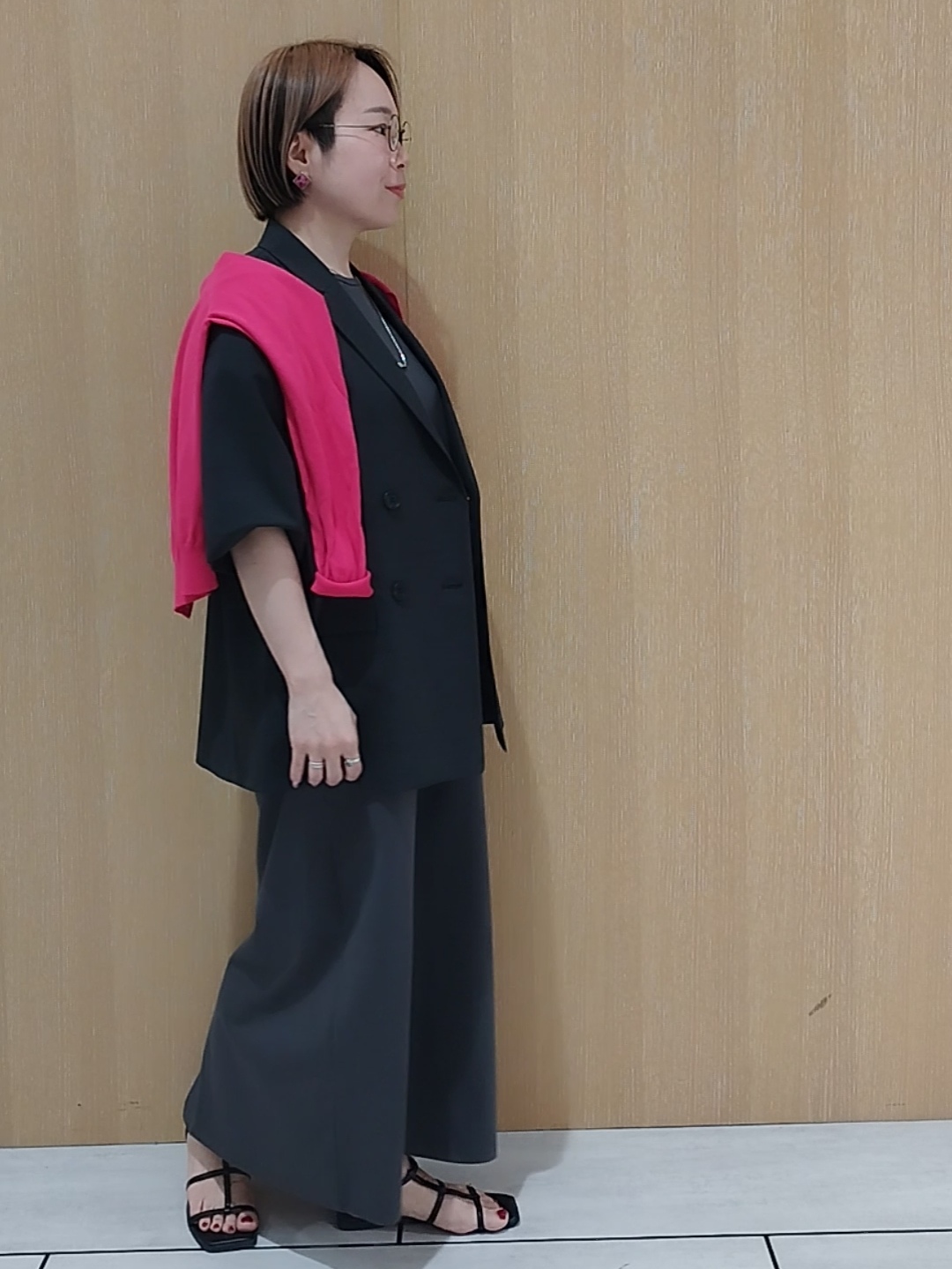 s u g iさんの「UNTITLED｜【シワになりにくい/セットアップ可/接触冷感】ハーフスリーブジャケット」を使ったコーディネート