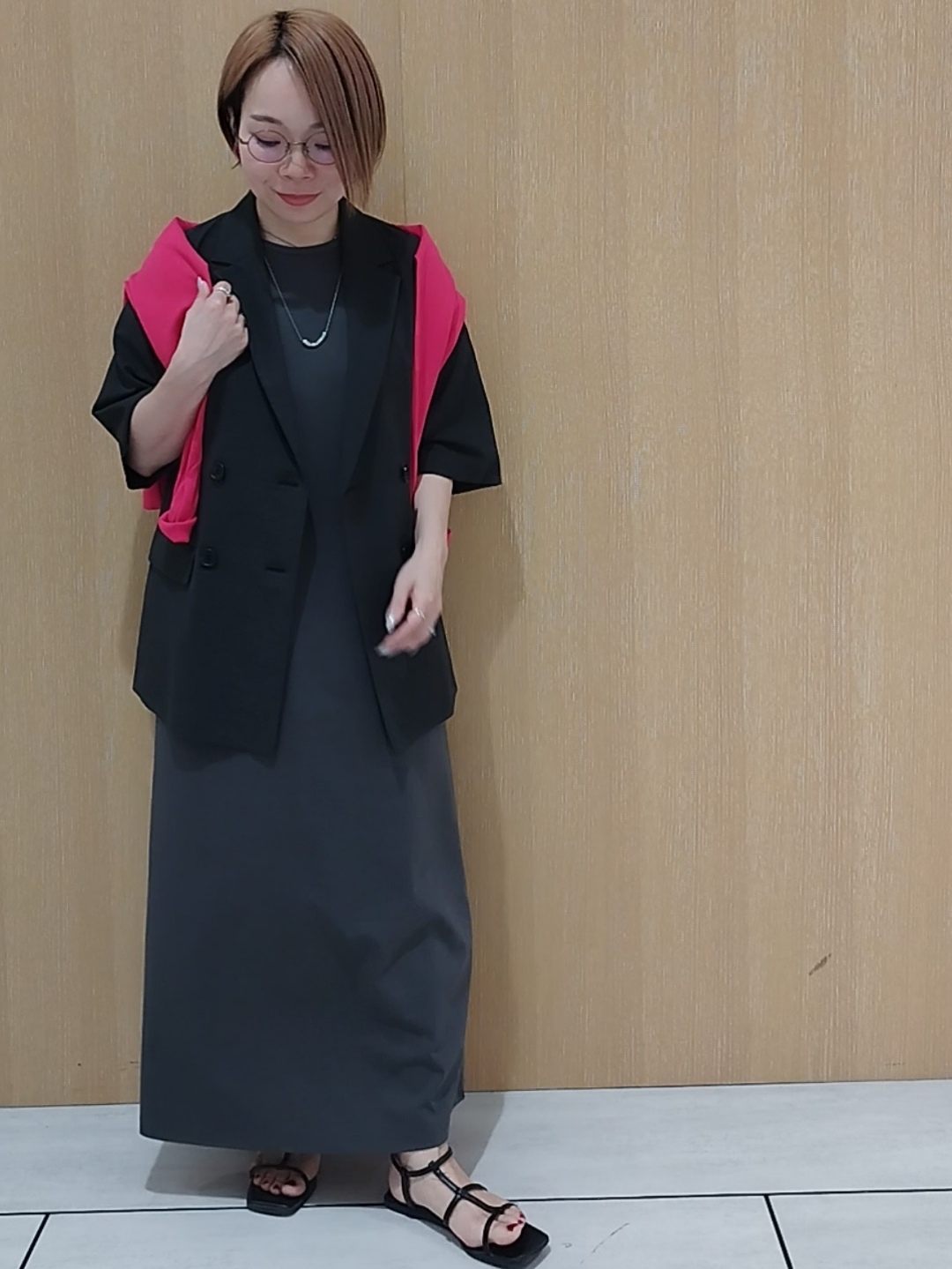 s u g iさんの「UNTITLED｜【シワになりにくい/セットアップ可/接触冷感】ハーフスリーブジャケット」を使ったコーディネート