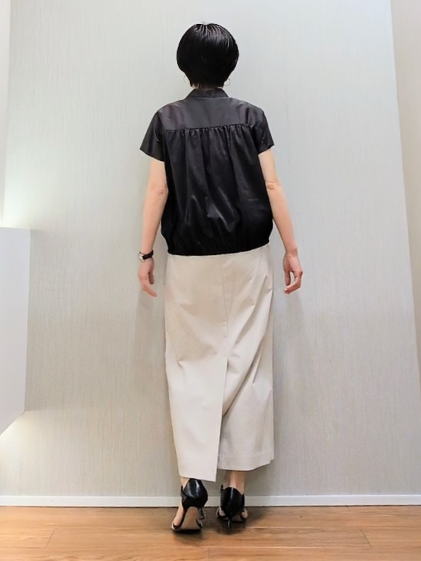 ミズタさんの「UNTITLED｜【セットアップ可/軽量/清涼感】ローンギャザーブラウス」を使ったコーディネート