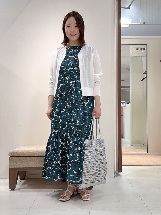 YUIさんの「UNTITLED｜【アンサンブル可/日除け・冷房対策】シアーレーヨンZIPカーディガン」を使ったコーディネート
