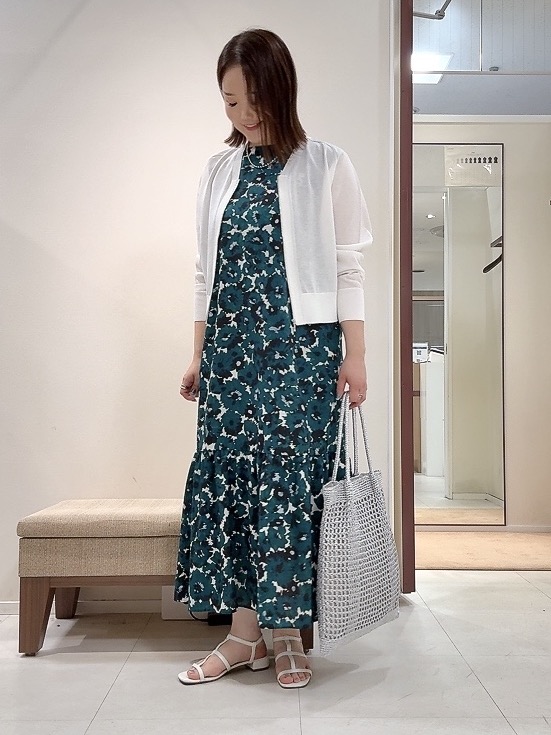YUIさんの「UNTITLED｜【アンサンブル可/日除け・冷房対策】シアーレーヨンZIPカーディガン」を使ったコーディネート